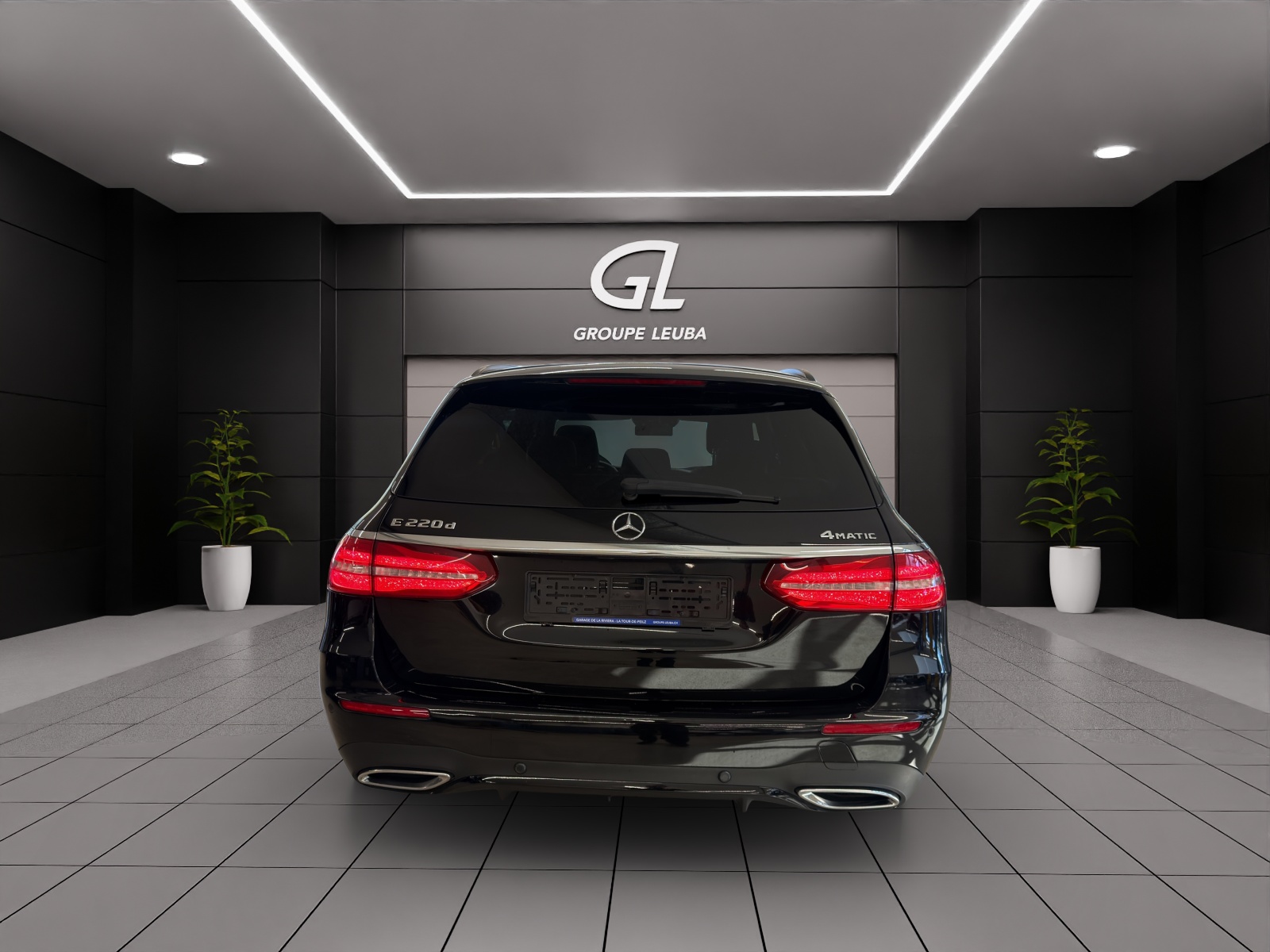 MERCEDES-BENZ E 220 d AMG Line 4Matic-image-4