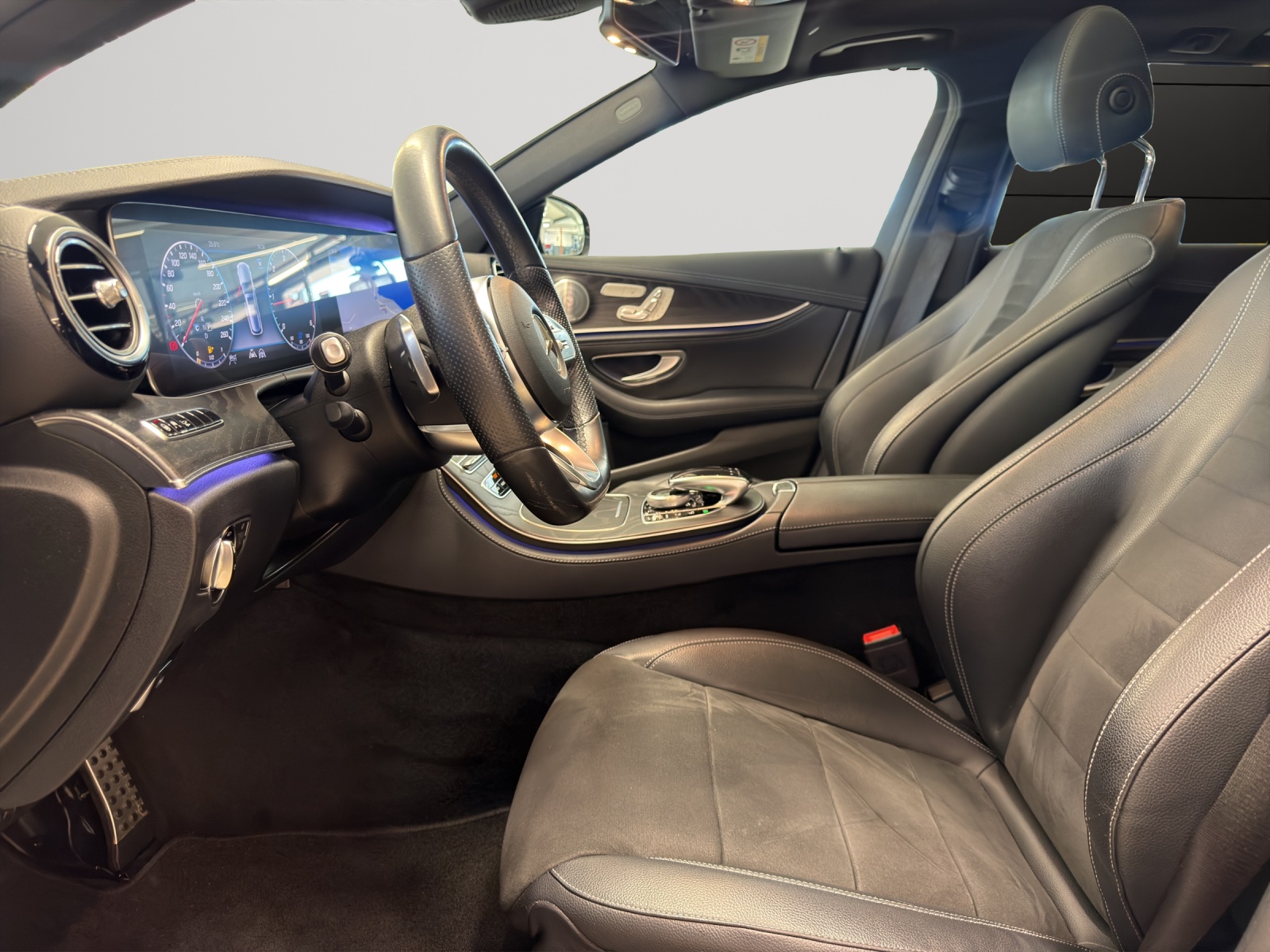 Image MERCEDES-BENZ E-220 E 220 d AMG Line 4Matic