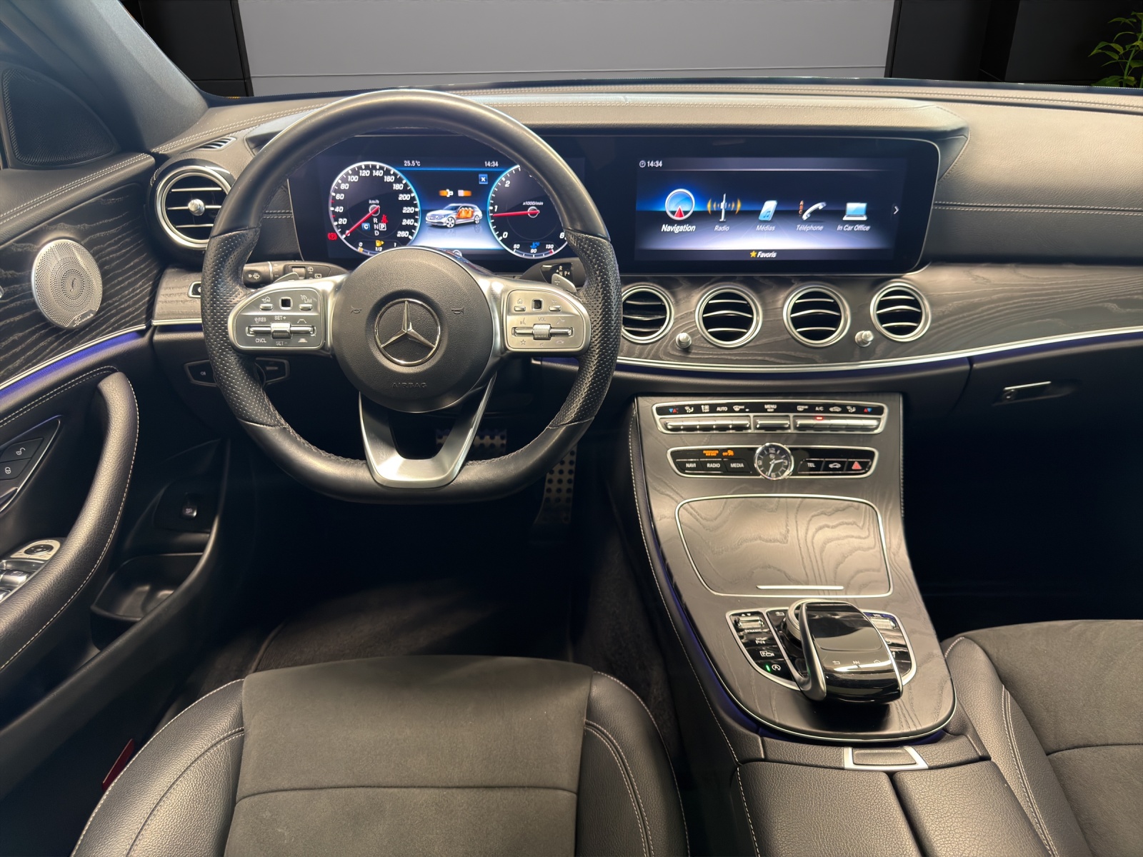 Image MERCEDES-BENZ E-220 E 220 d AMG Line 4Matic
