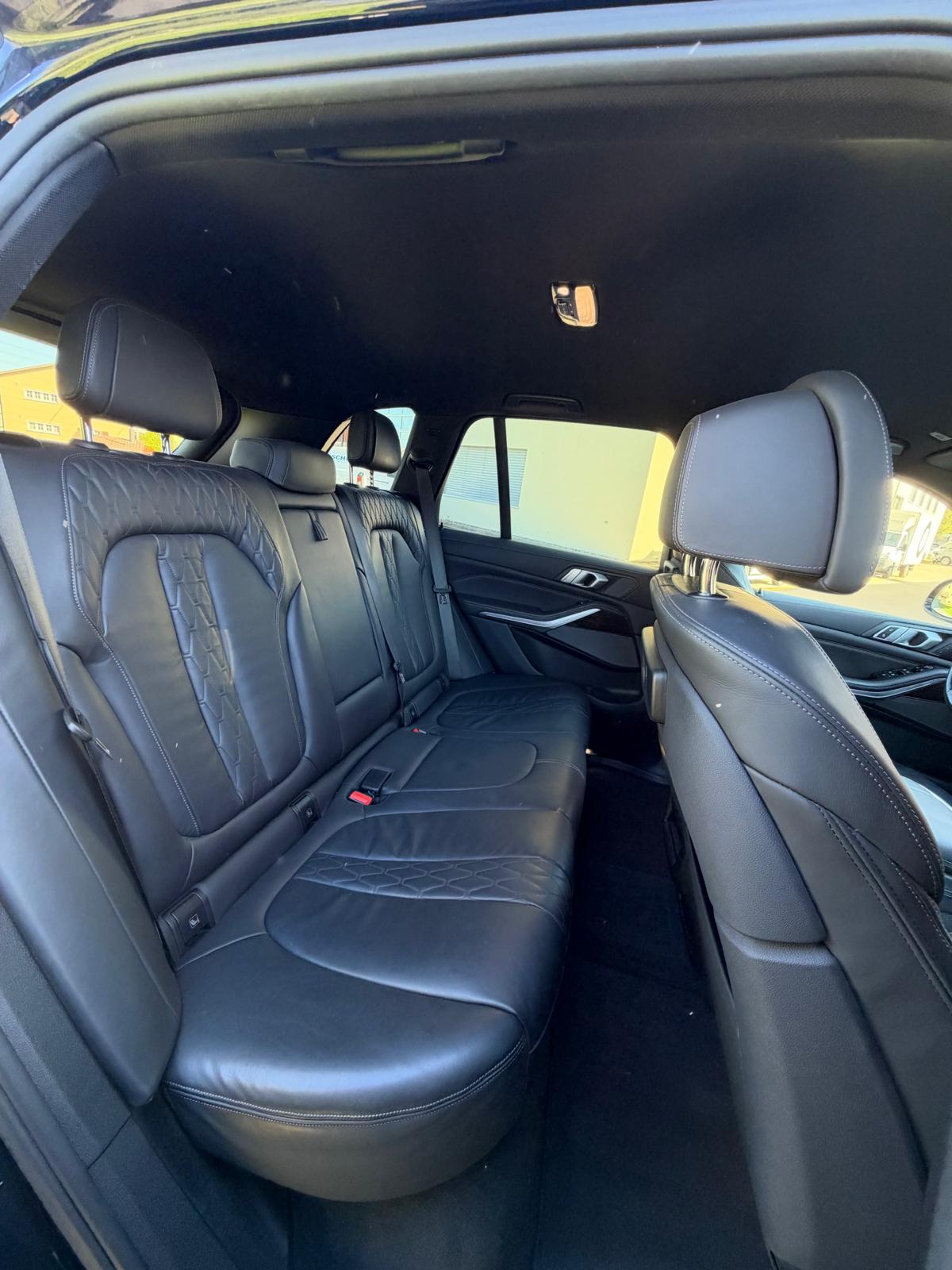 BMW X5 xDrive M50d Steptronic-image-11