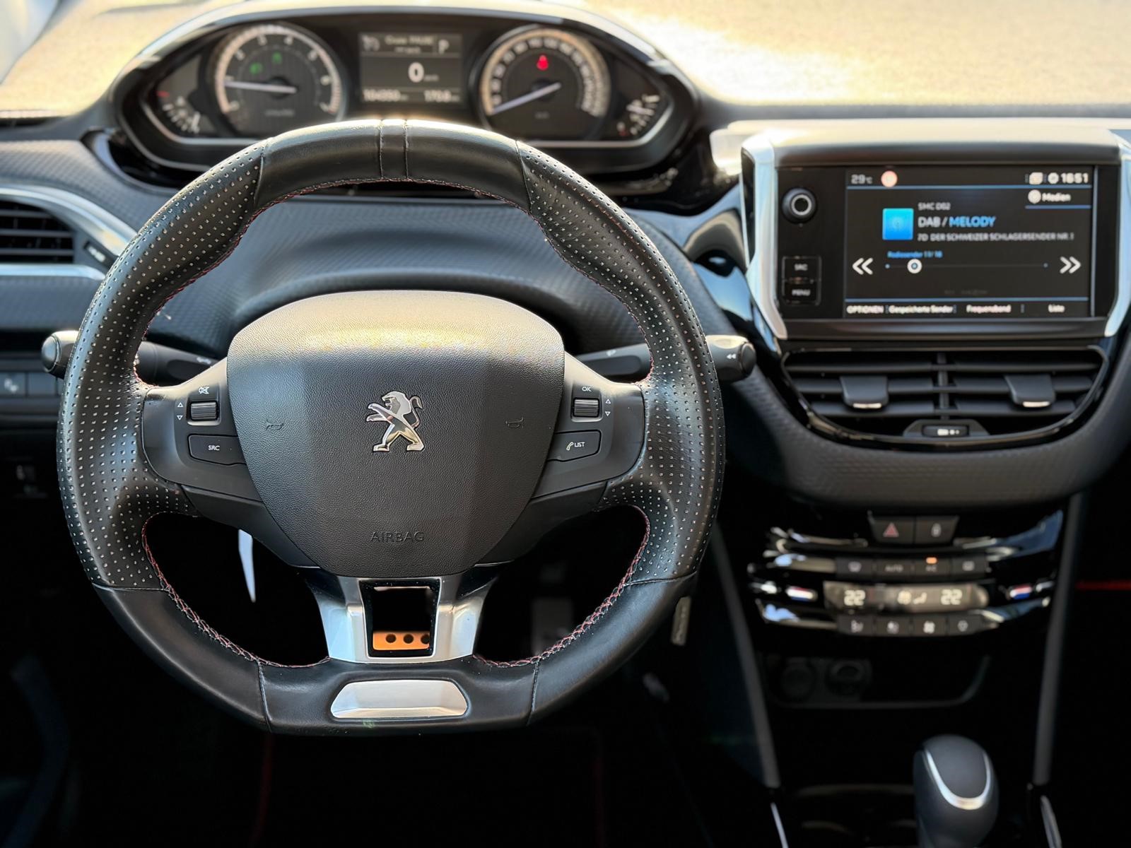 PEUGEOT 2008 1.2 PureTech GT Line EAT6-image-7