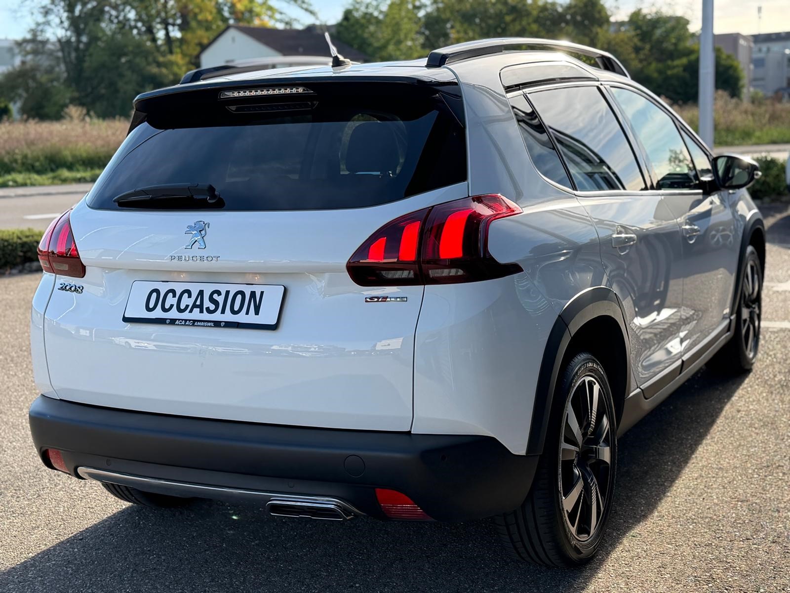 PEUGEOT 2008 1.2 PureTech GT Line EAT6-image-3
