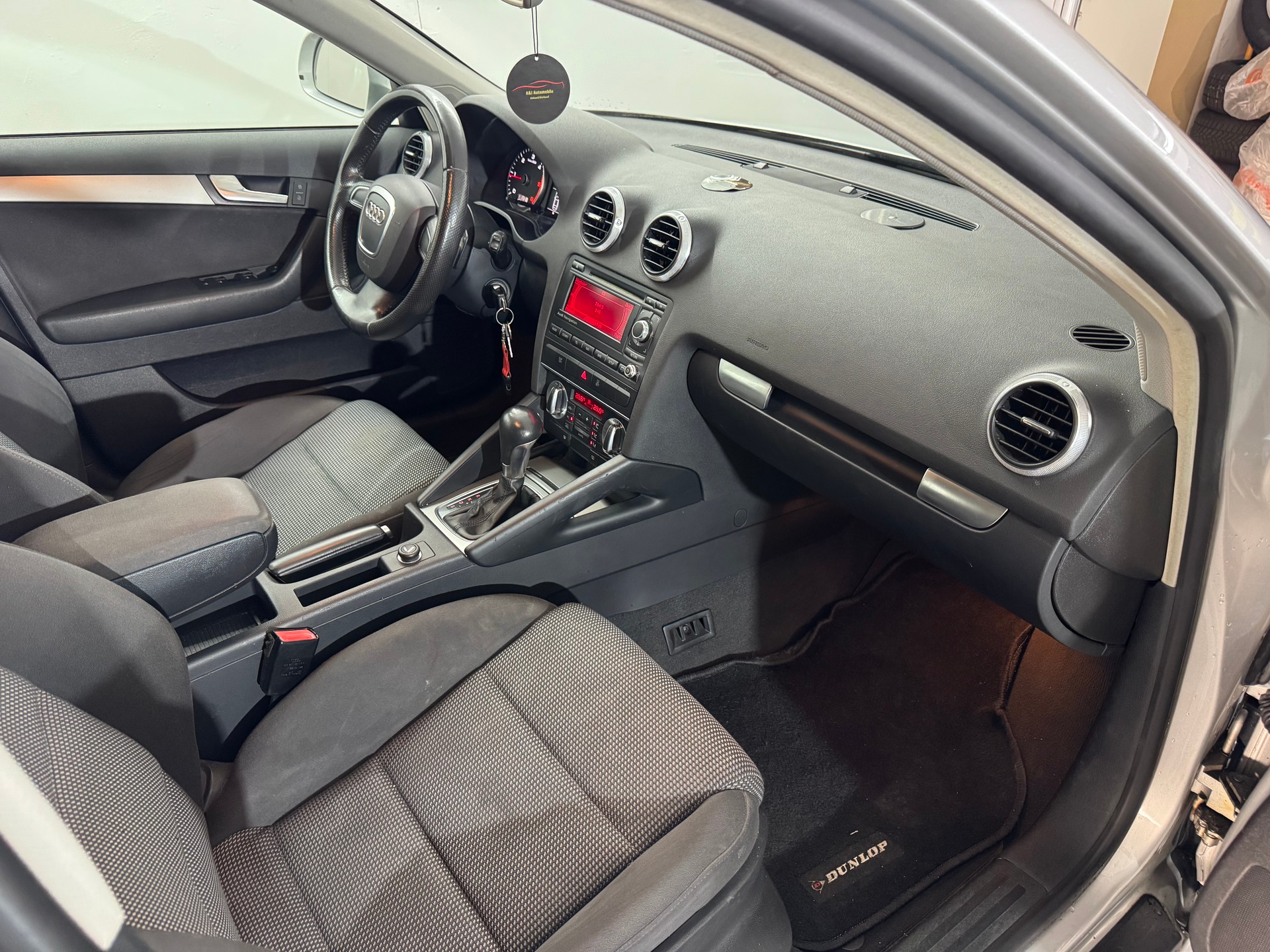 AUDI A3 Sportback 2.0 TDI Attraction S-tronic-image-9