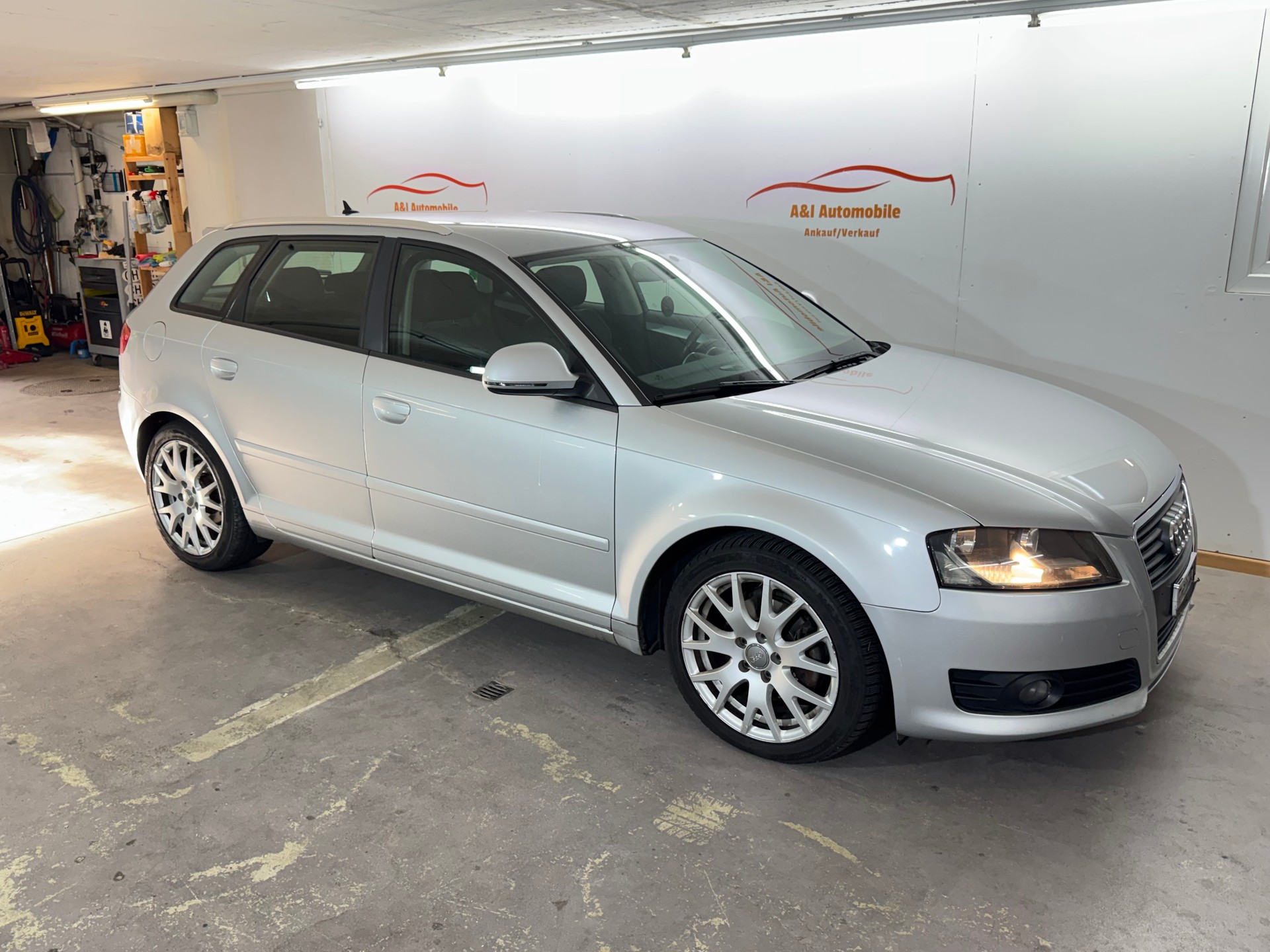 AUDI A3 Sportback 2.0 TDI Attraction S-tronic-image-1