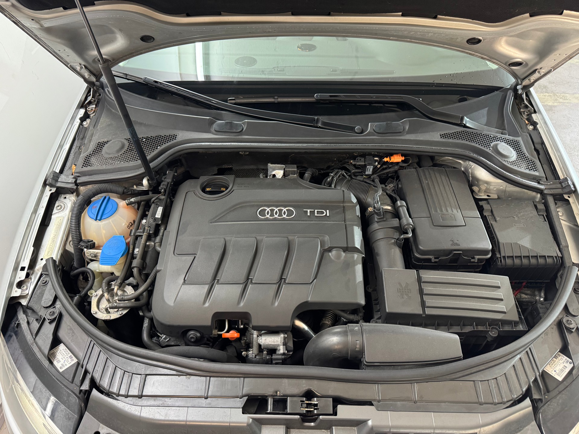 AUDI A3 Sportback 2.0 TDI Attraction S-tronic-image-14