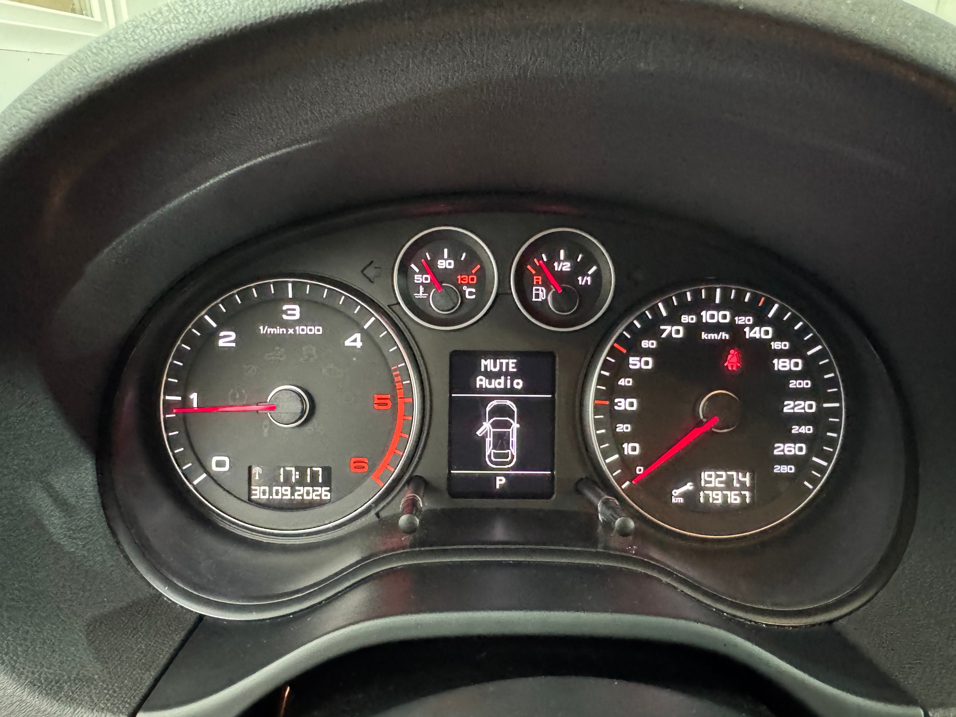 AUDI A3 Sportback 2.0 TDI Attraction S-tronic-image-12