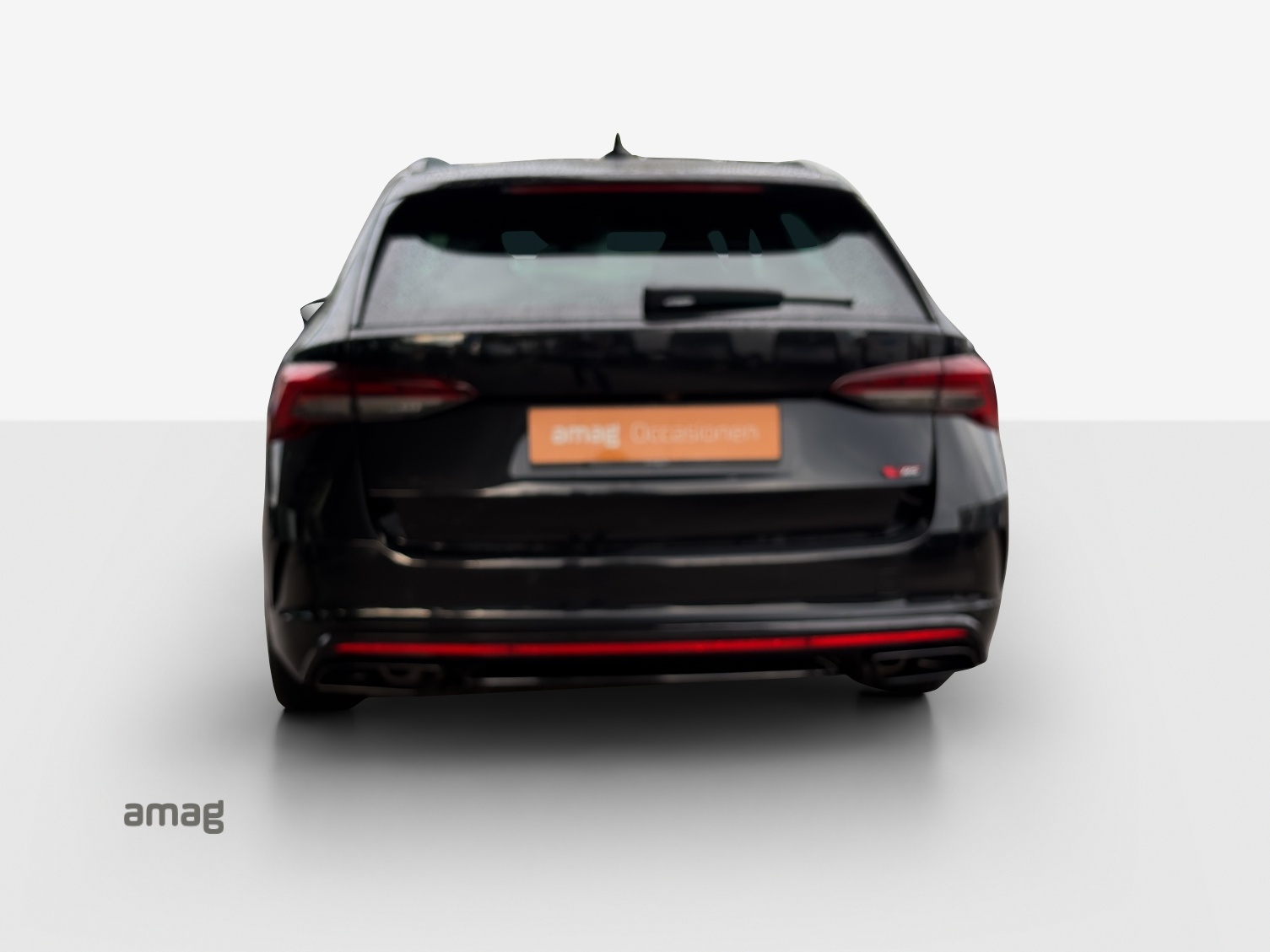 SKODA Octavia Combi 2.0 TSI DSG RS-image-3