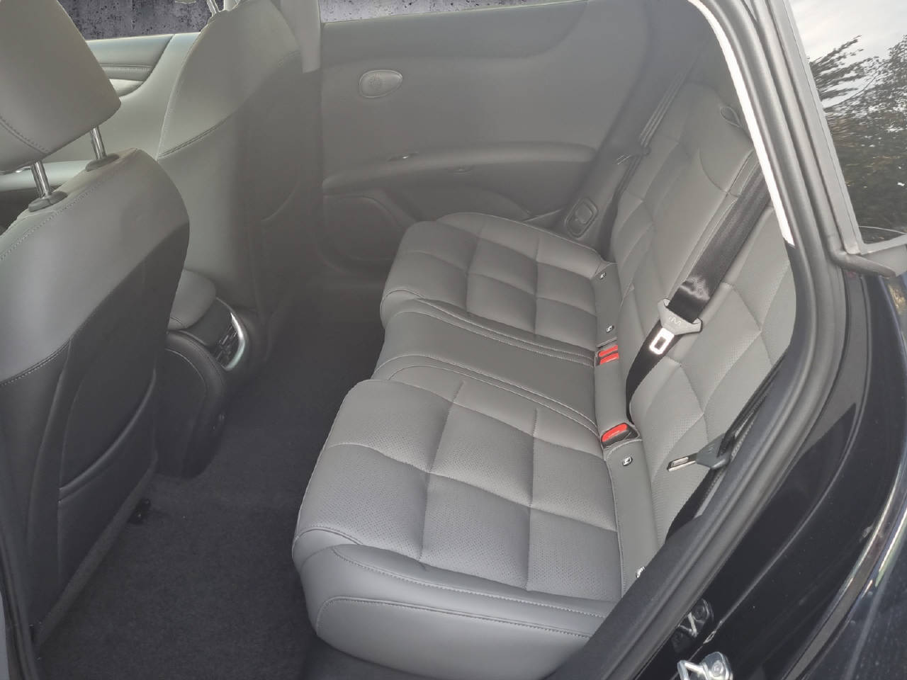 MG IM5 100 kWh Performance 20 4WD-image-7