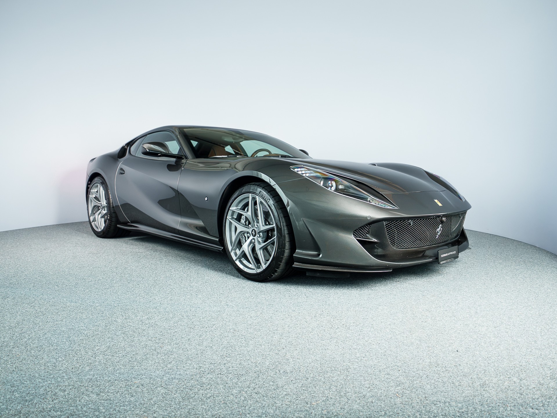 FERRARI 812 Superfast-image-4