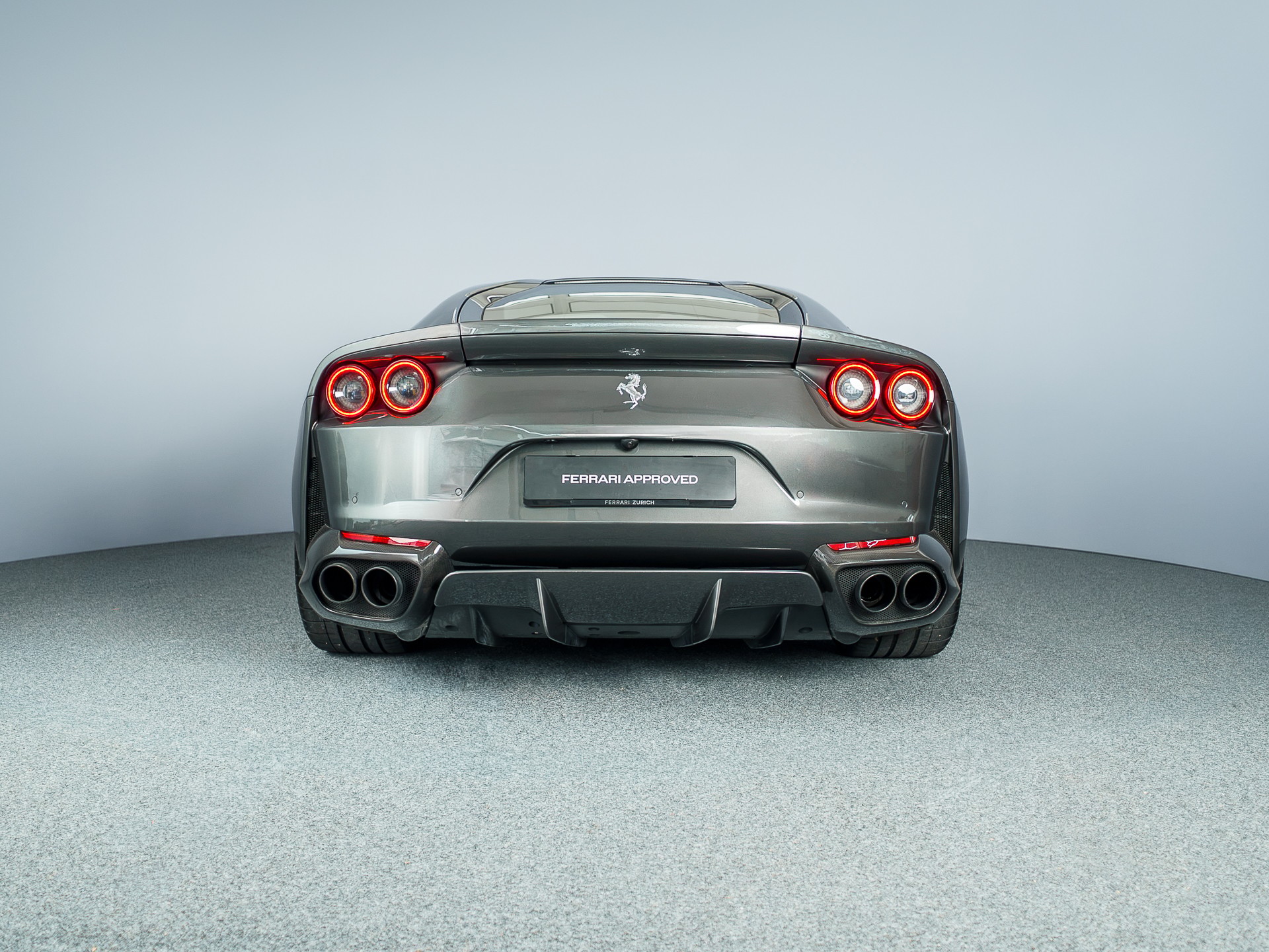FERRARI 812 Superfast-image-7
