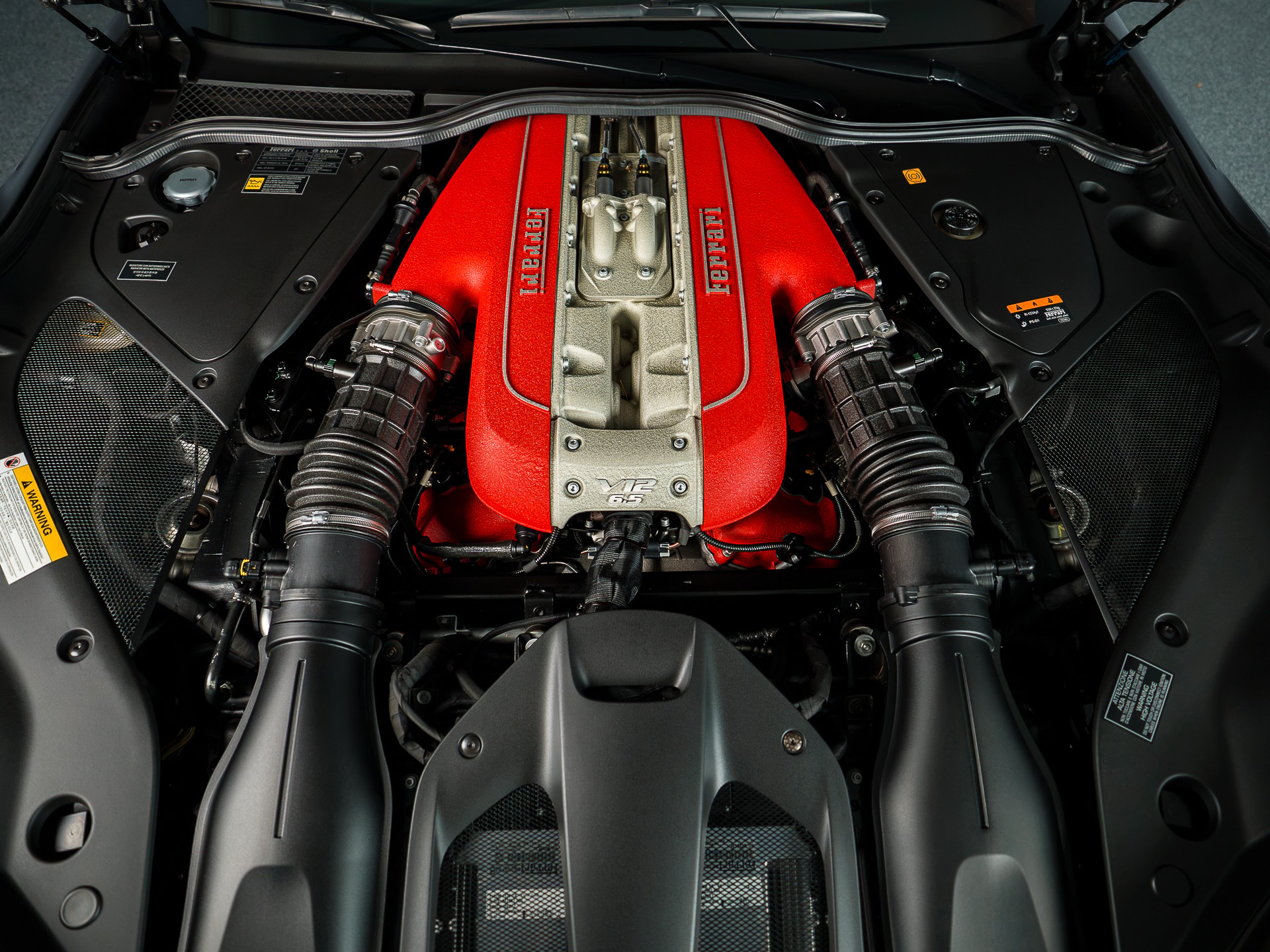 FERRARI 812 Superfast-image-11