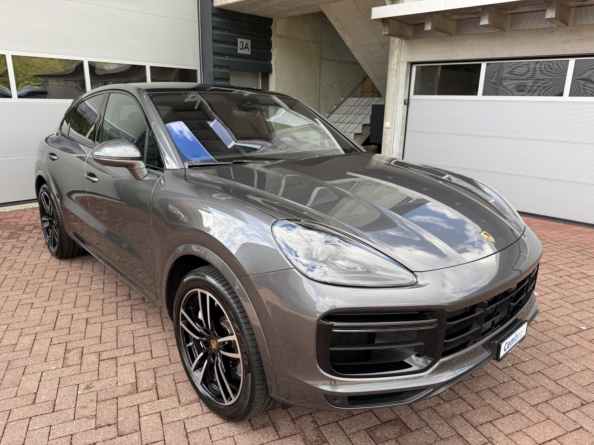 PORSCHE Cayenne Turbo Coupé-image-1