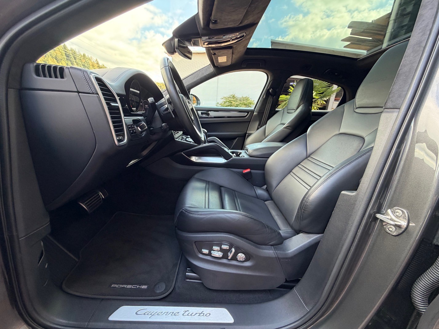 PORSCHE Cayenne Turbo Coupé-image-8