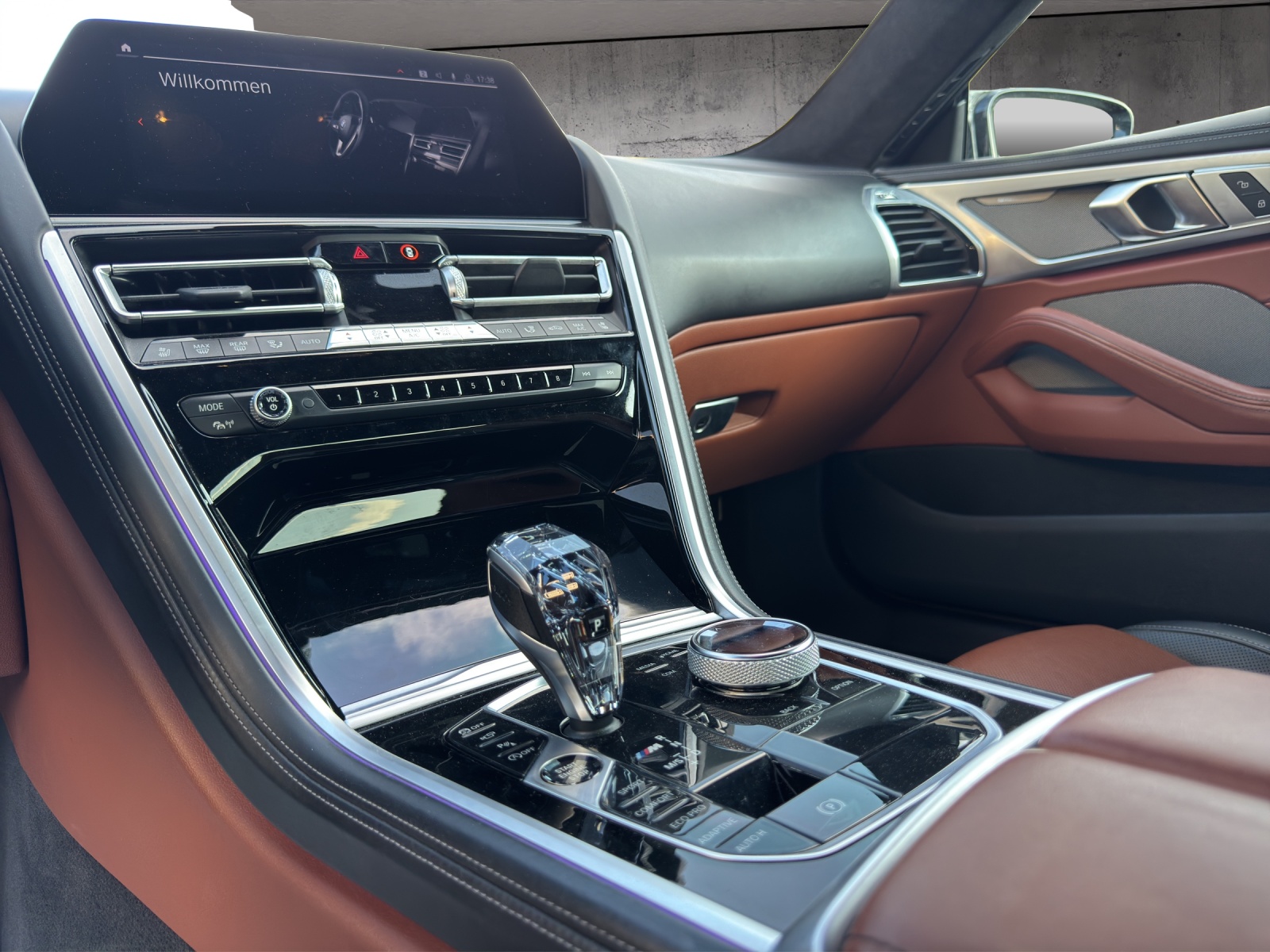 BMW M850i xDrive Steptronic-image-13