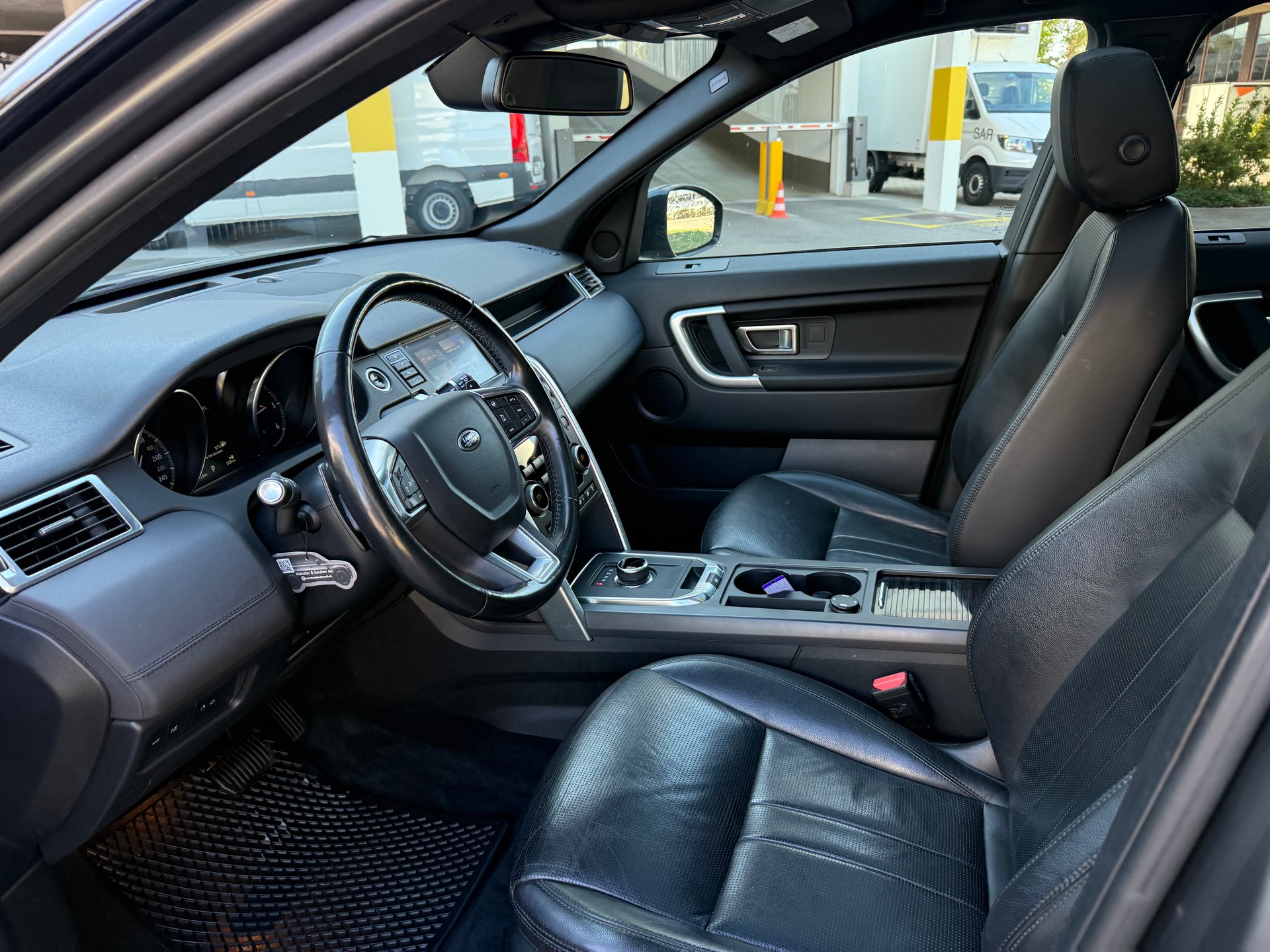 LAND ROVER Discovery Sport 2.0 TD4 HSE AT9-image-6