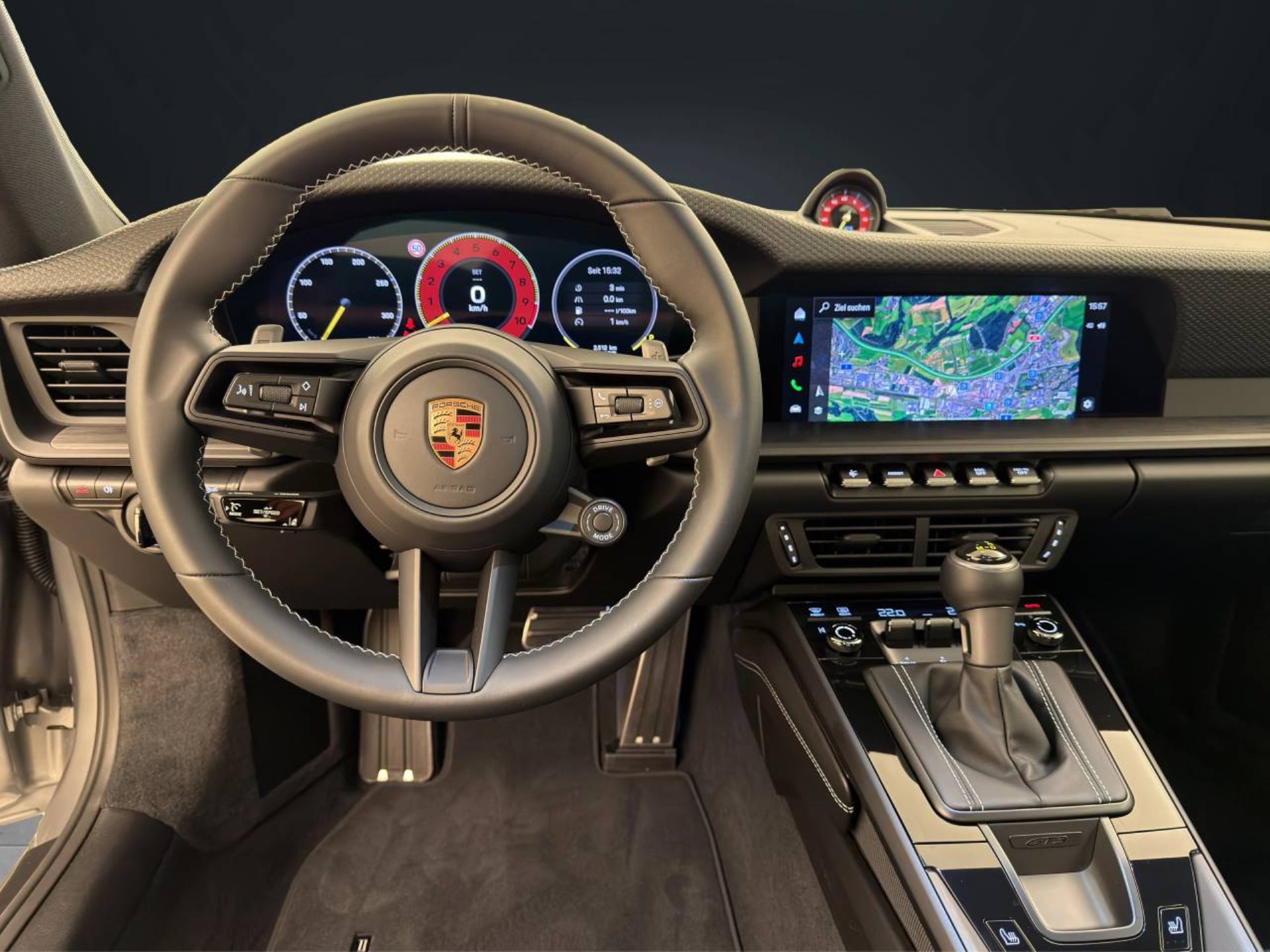 PORSCHE 911 GT3 mit Touring-Paket-image-21