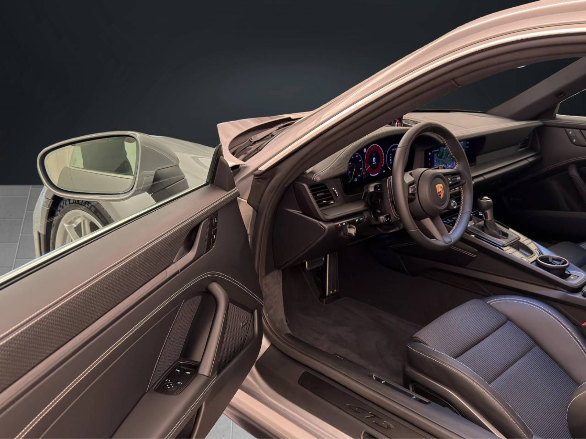PORSCHE 911 GT3 mit Touring-Paket-image-3