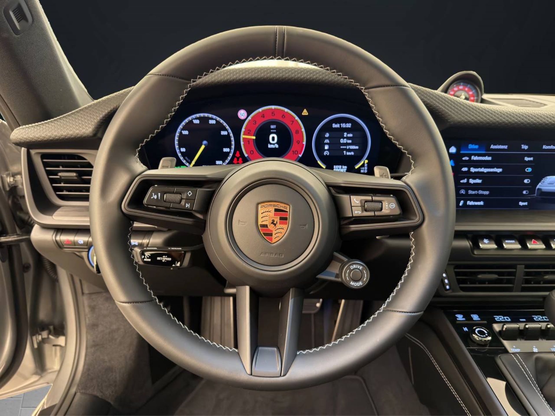 PORSCHE 911 GT3 mit Touring-Paket-image-12