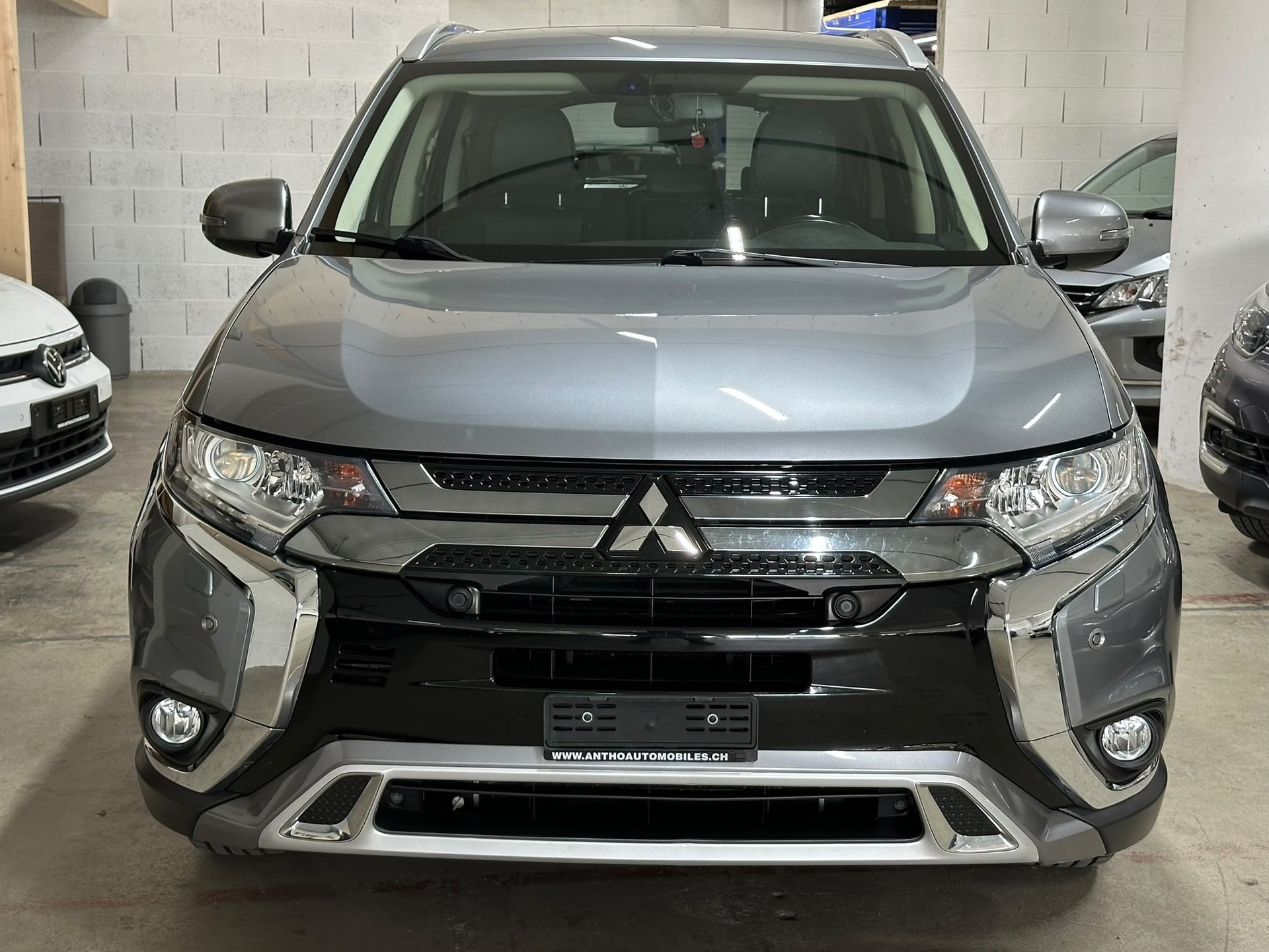 MITSUBISHI Outlander 2.4 PHEV Style 4WD Automatic-image-1