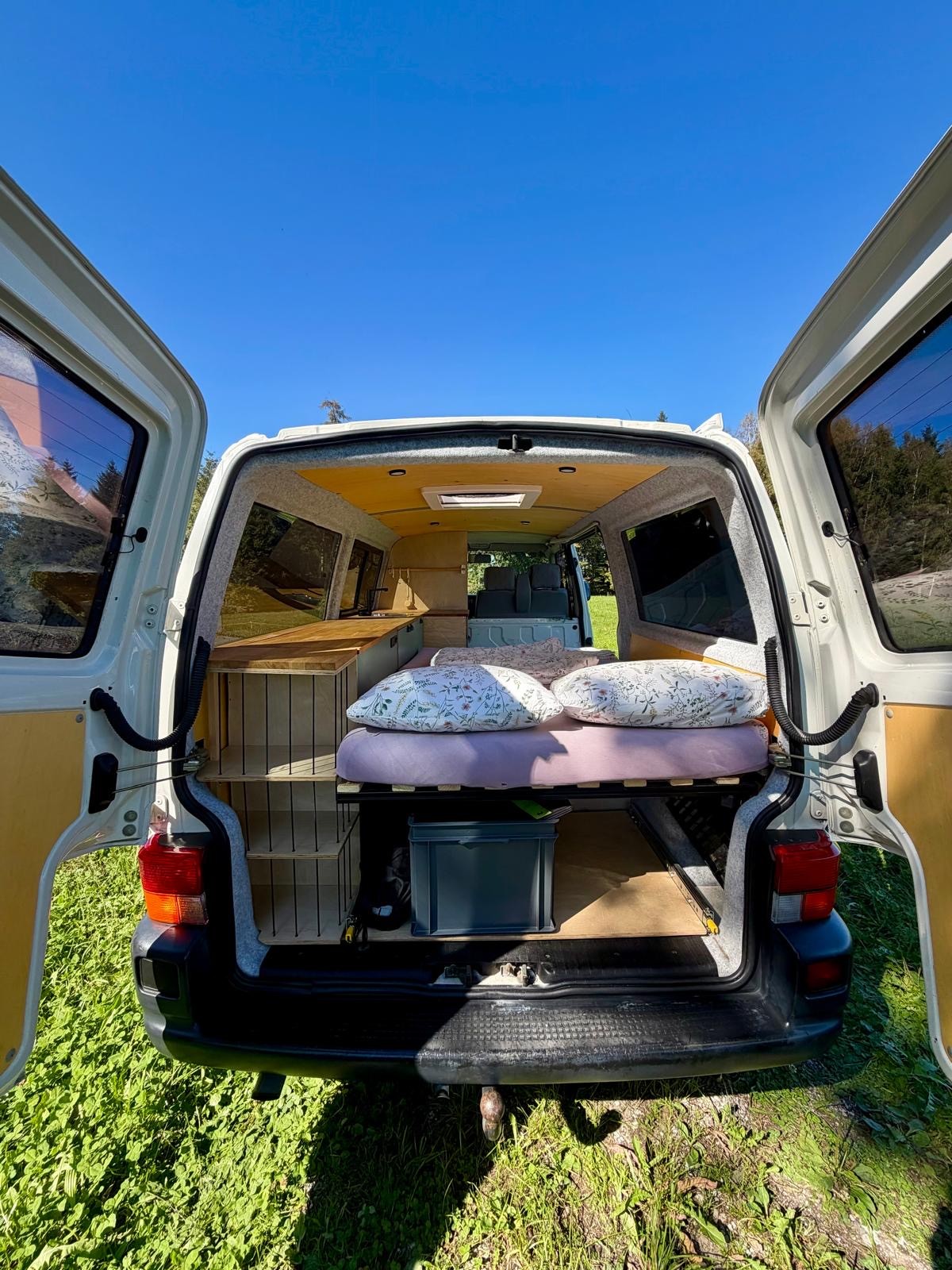 VW Wohnwagen-image-8
