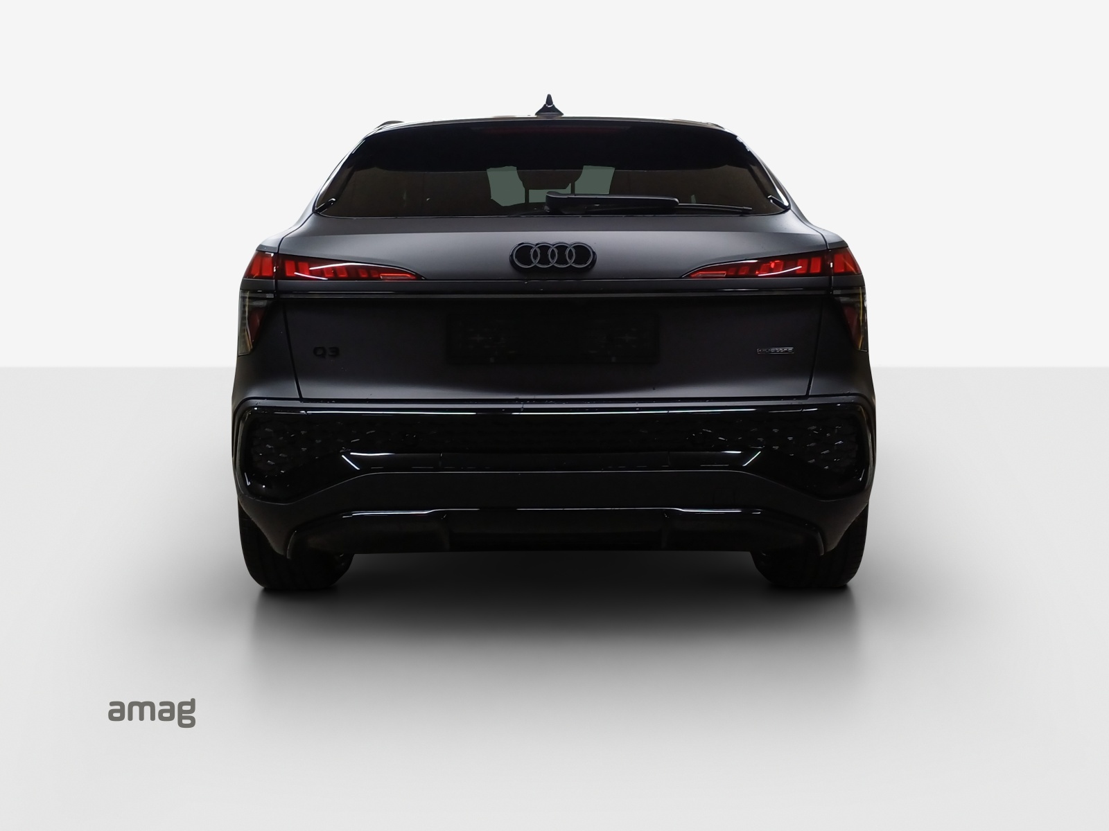 AUDI Q3 Sportback TFSI quattro 195 kW S tronic-image-3