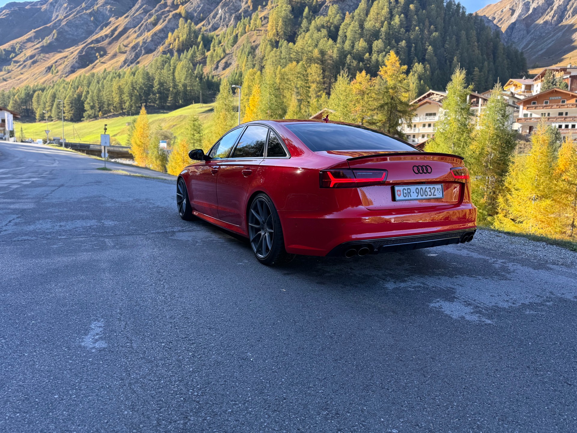 AUDI 3.0 V6 TFSI quattro S-Tr.-image-1