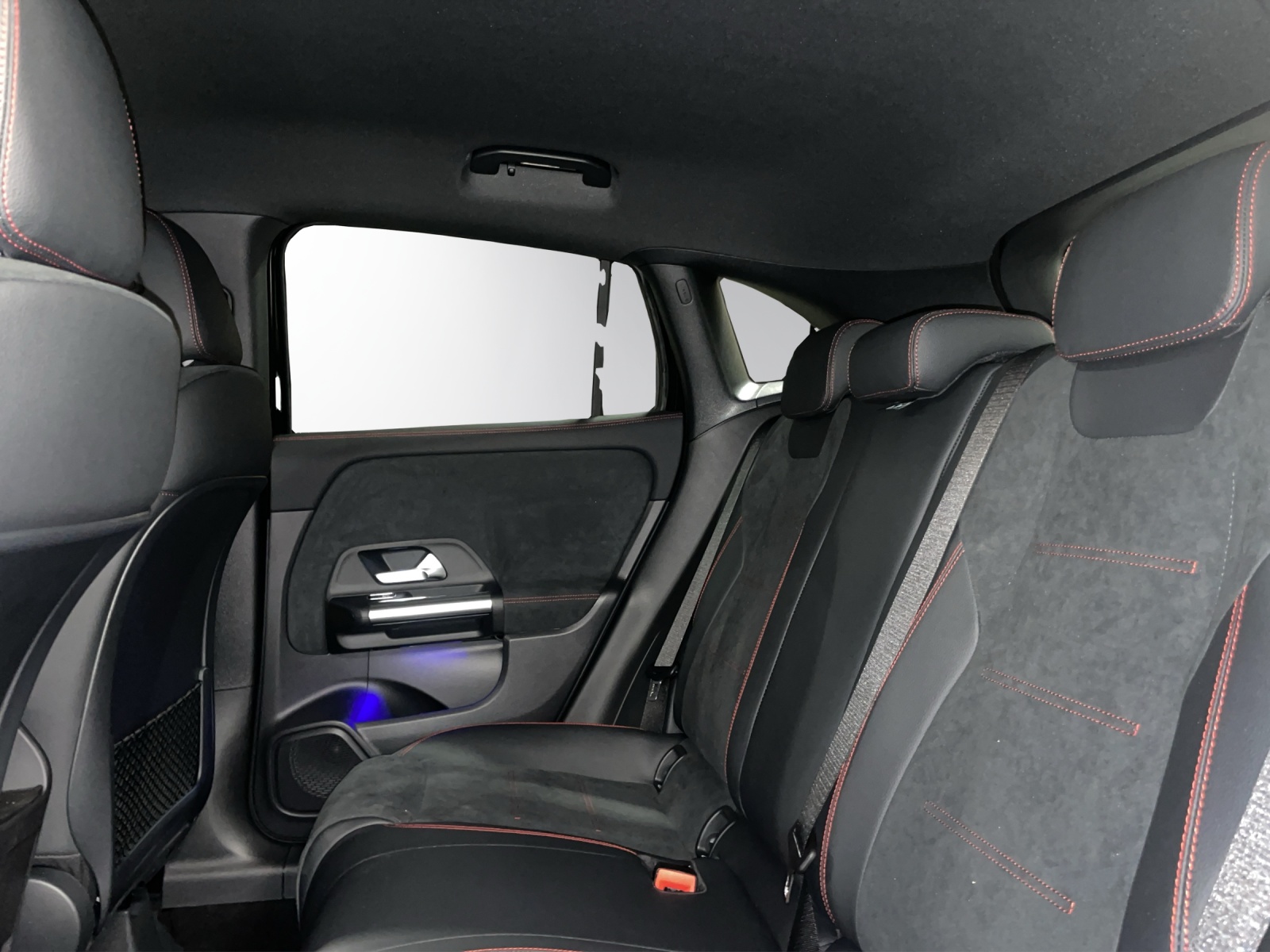 MERCEDES-BENZ GLA 200 Night Star 7G-DCT-image-9