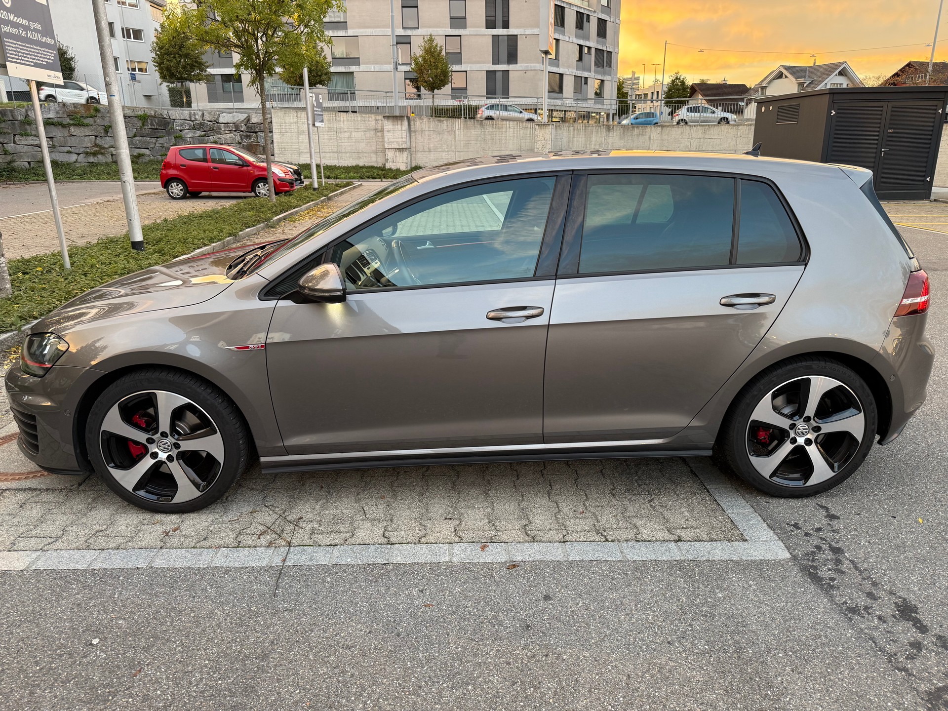 VW 2.0 TSI GTI-image-3