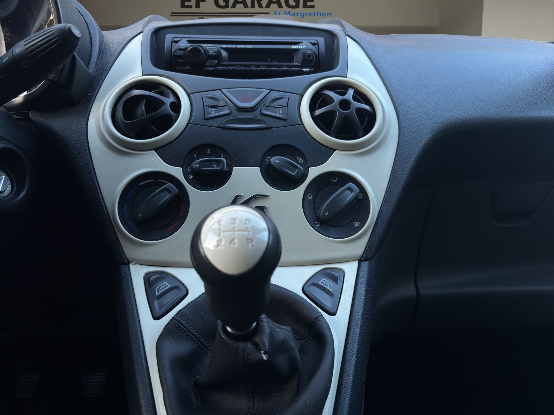 FORD KA 1.25 Titanium-image-17