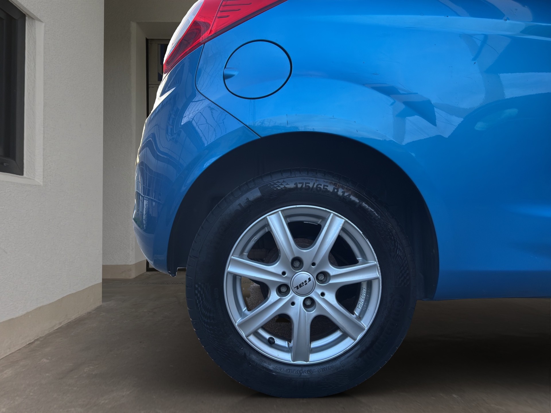 FORD KA 1.25 Titanium-image-24