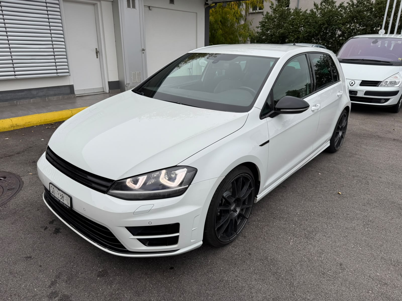 Car photo