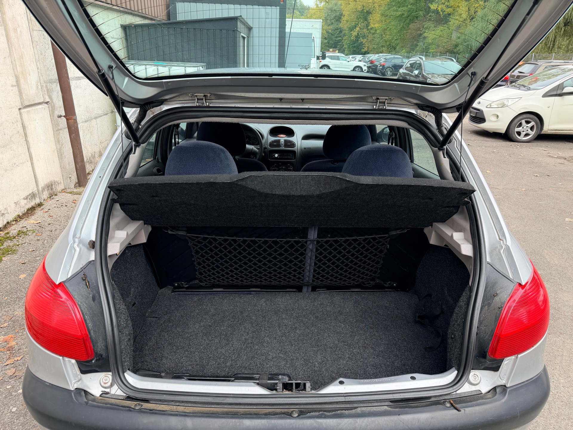 PEUGEOT 206 1.4 XT Premium-image-4