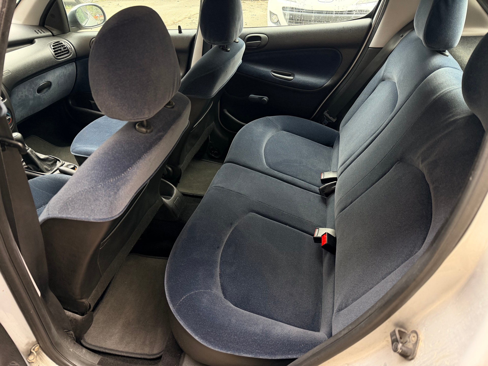 PEUGEOT 206 1.4 XT Premium-image-5