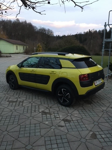 CITROEN C4 Cactus 1.6 BlueHDi Shine-image-1