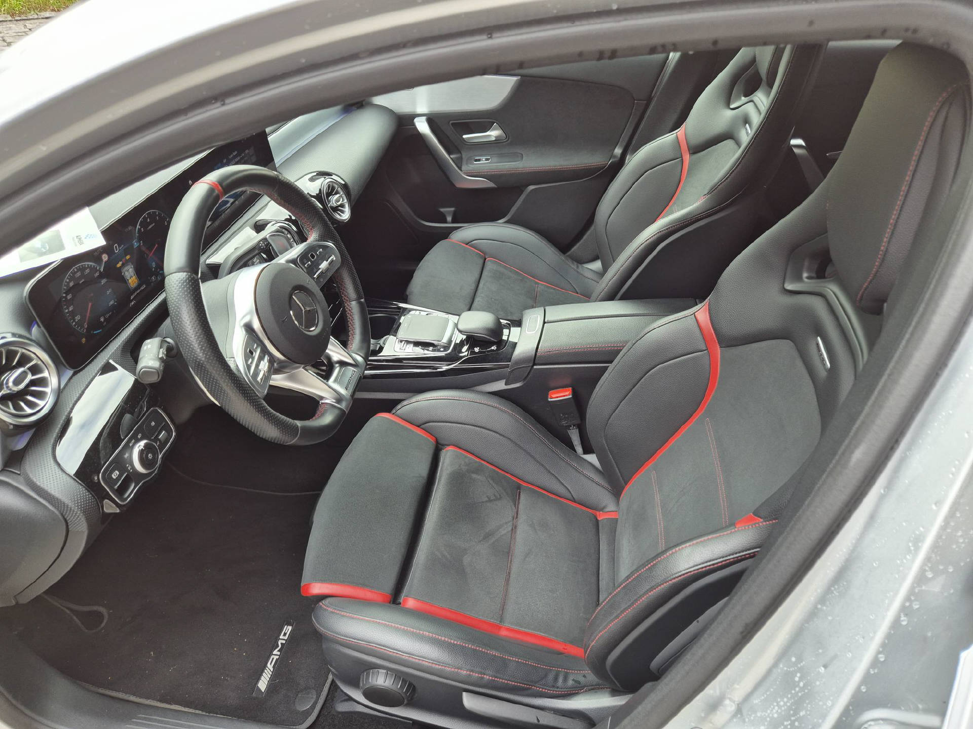 MERCEDES-BENZ A 35 AMG 4matic-image-8