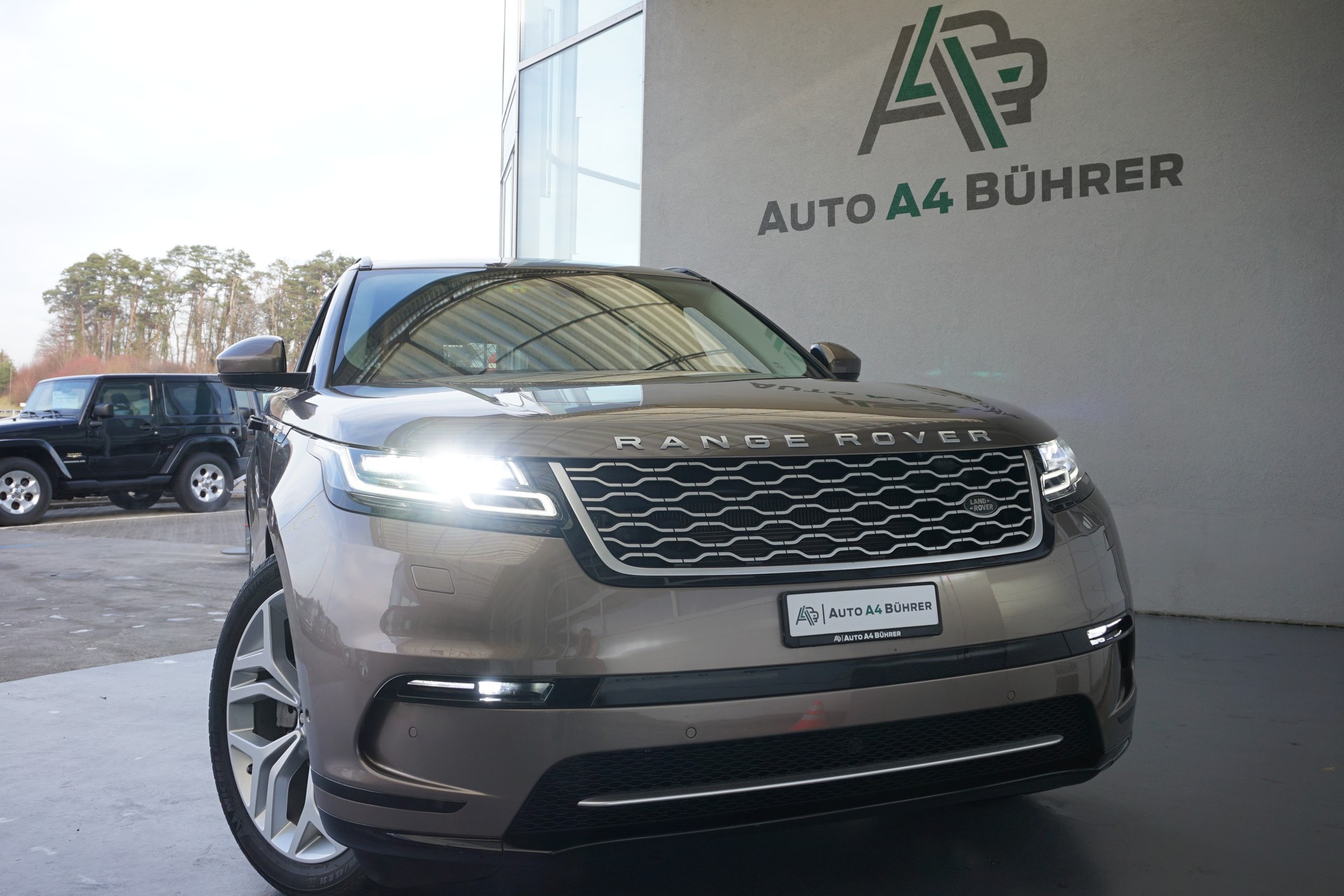 LAND ROVER RR Velar D 240 SE-image-2