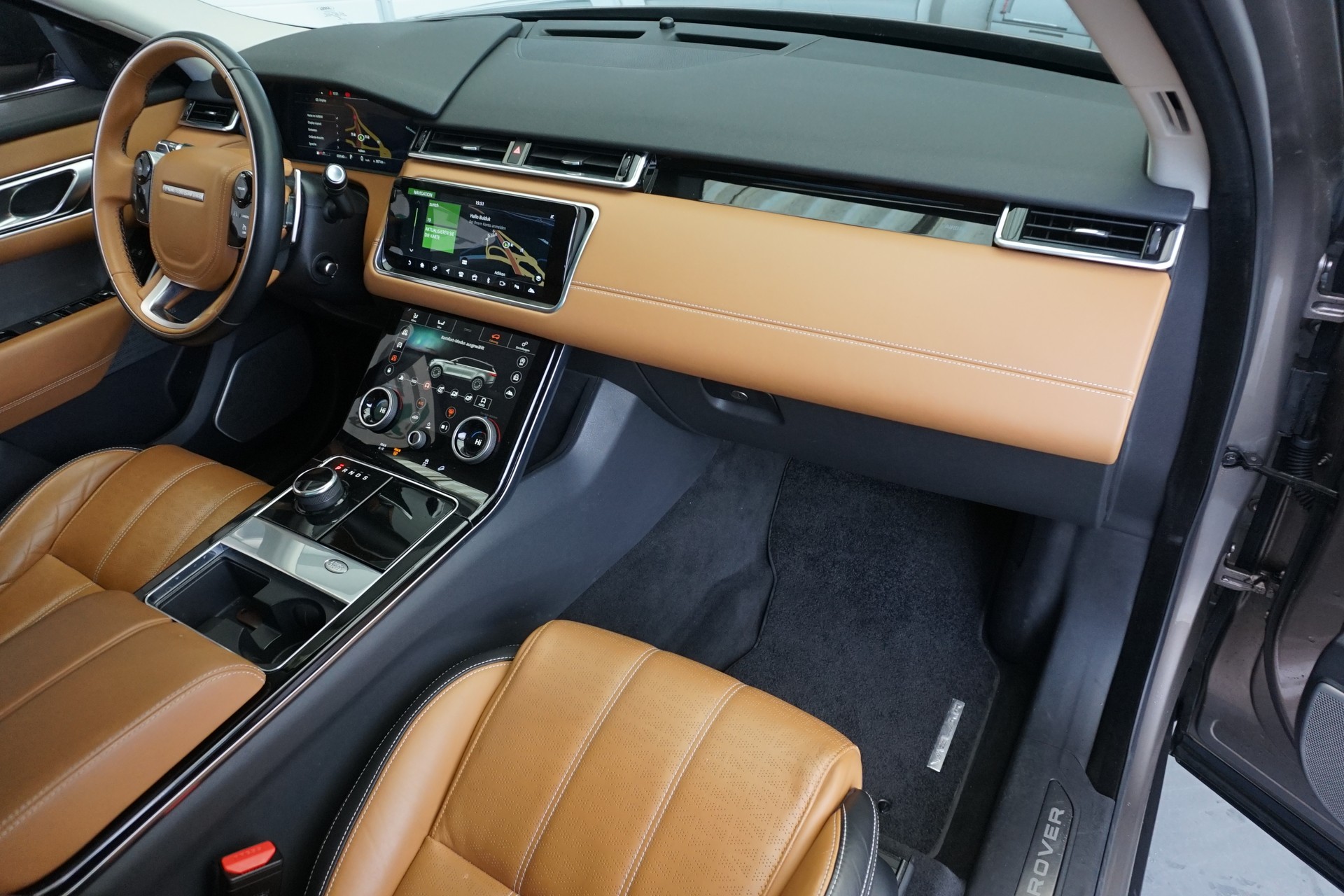 LAND ROVER RR Velar D 240 SE-image-19