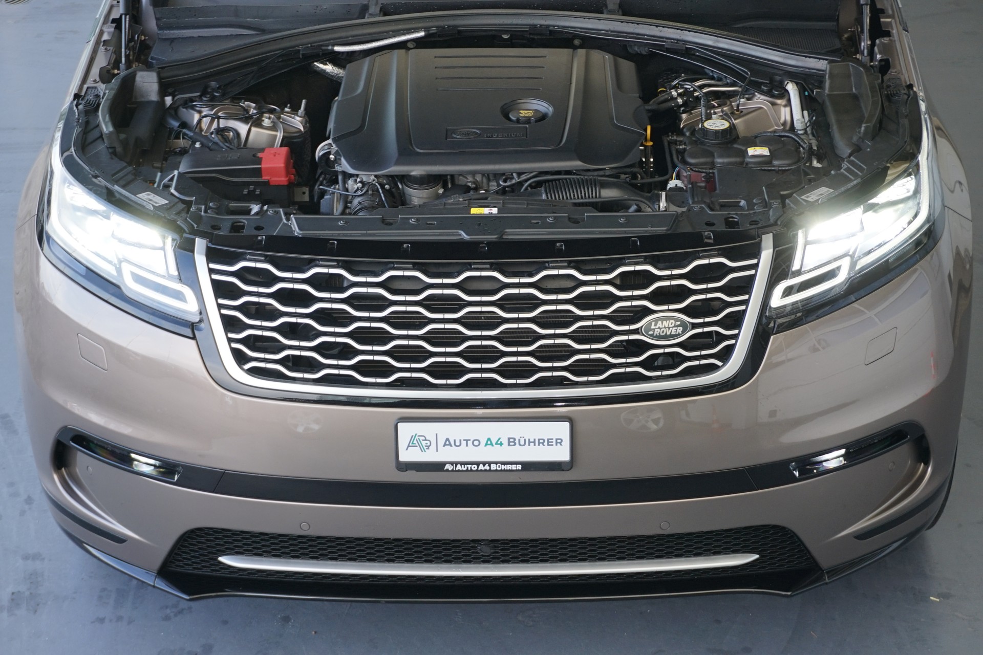 LAND ROVER RR Velar D 240 SE-image-11