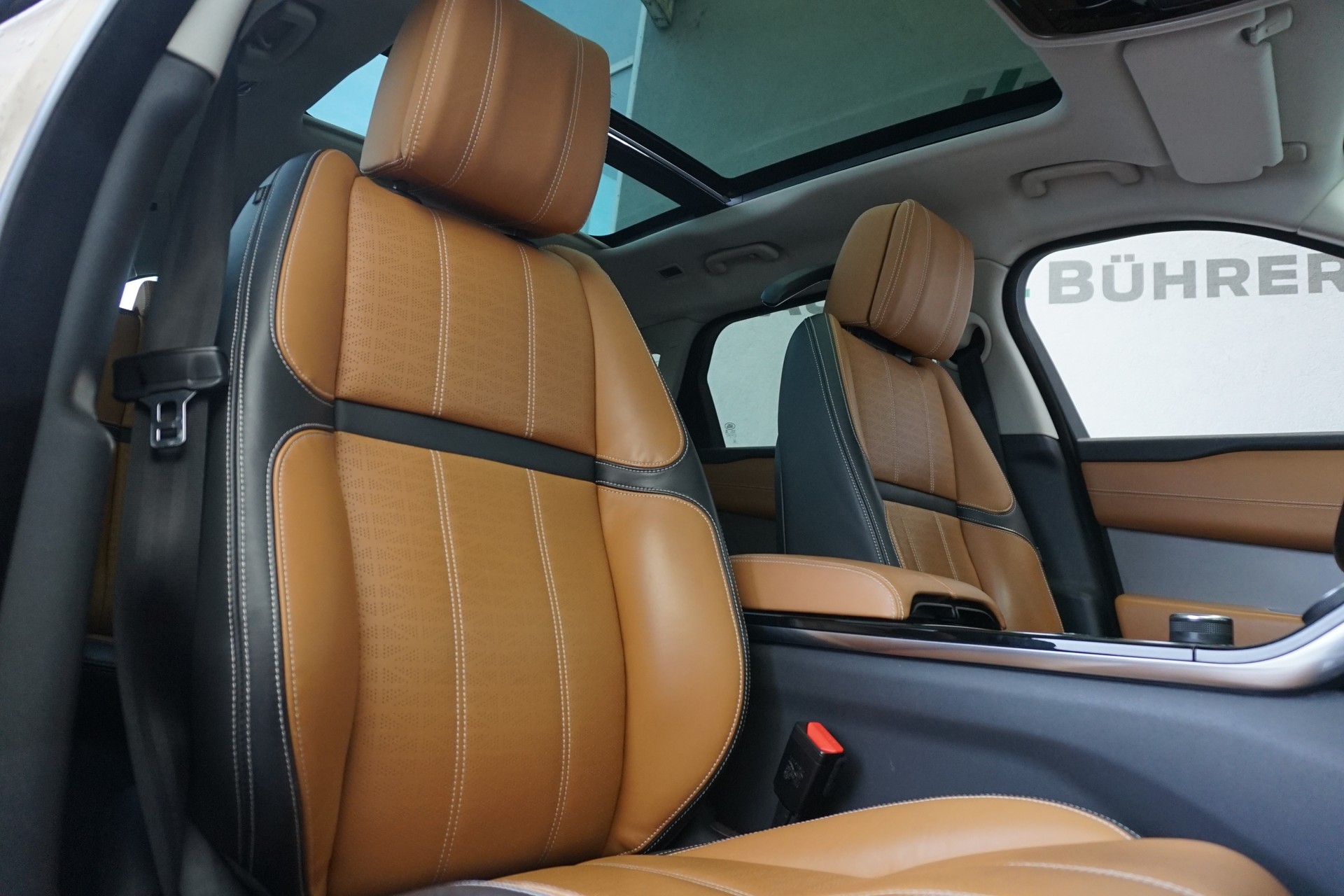 LAND ROVER RR Velar D 240 SE-image-20