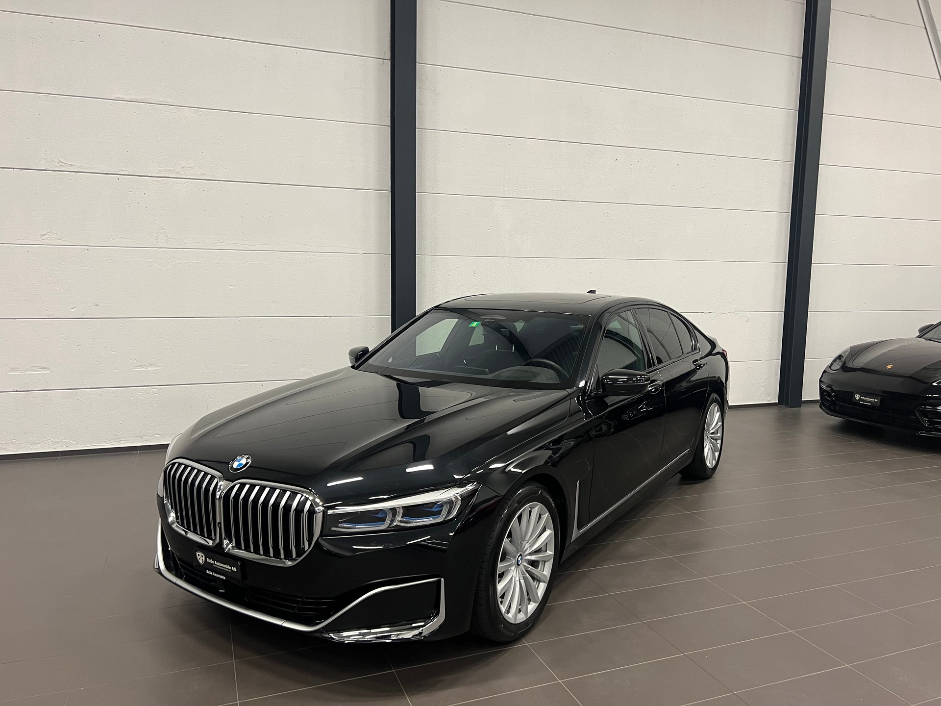 BMW 730d xDrive 48V Steptronic-showroom-element-2