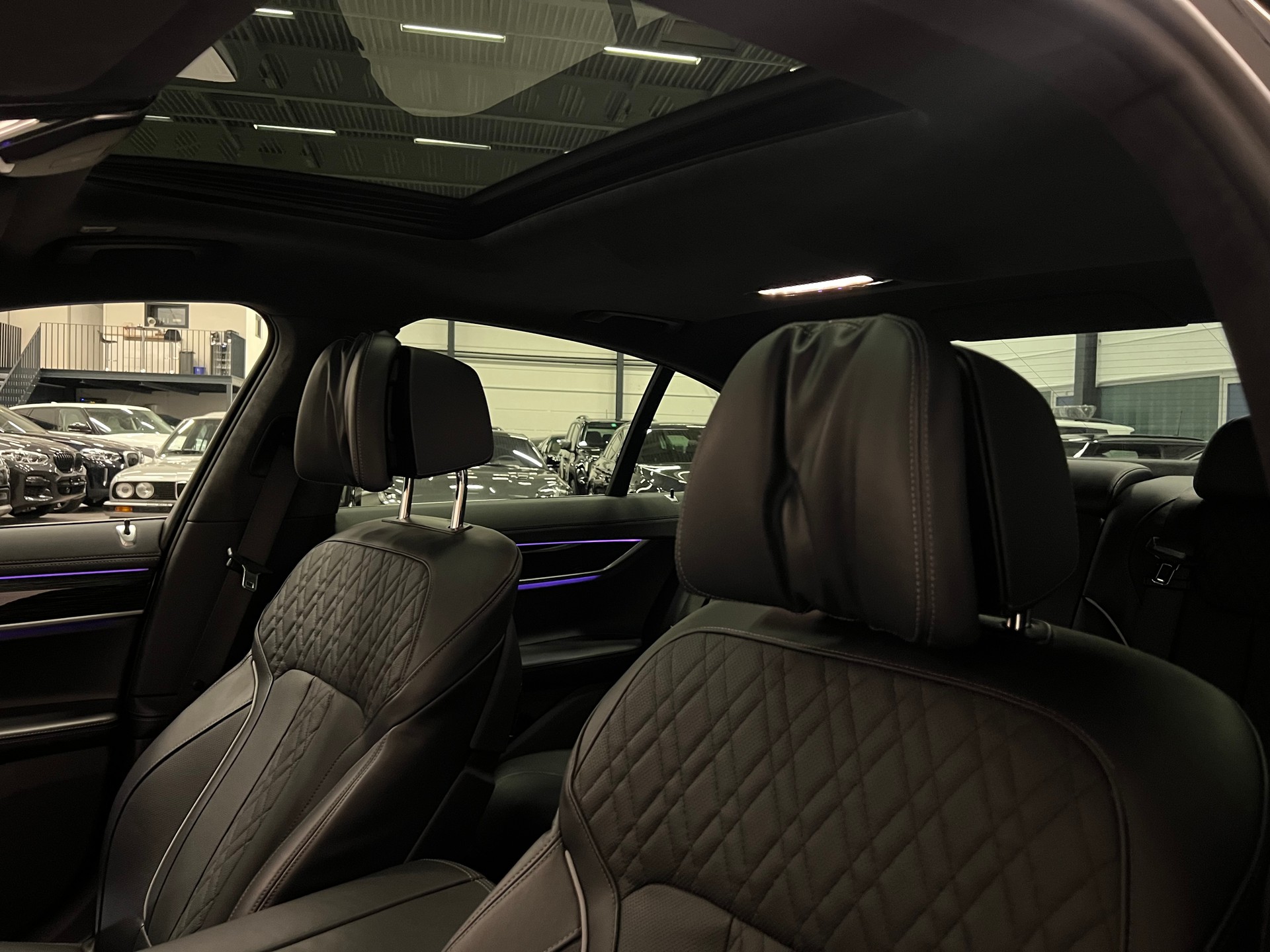 BMW 730d xDrive 48V Steptronic-image-18