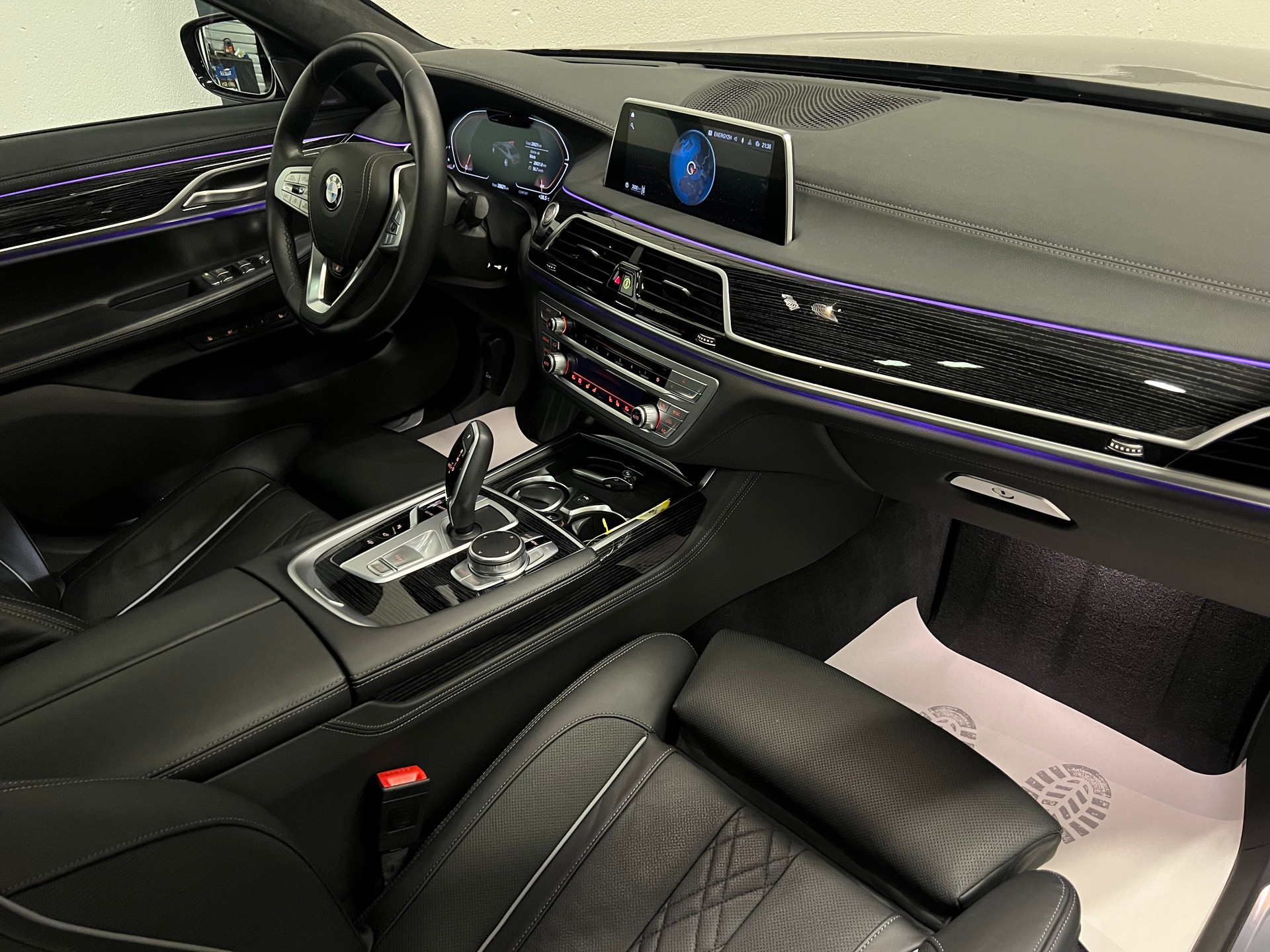 BMW 730d xDrive 48V Steptronic-image-19