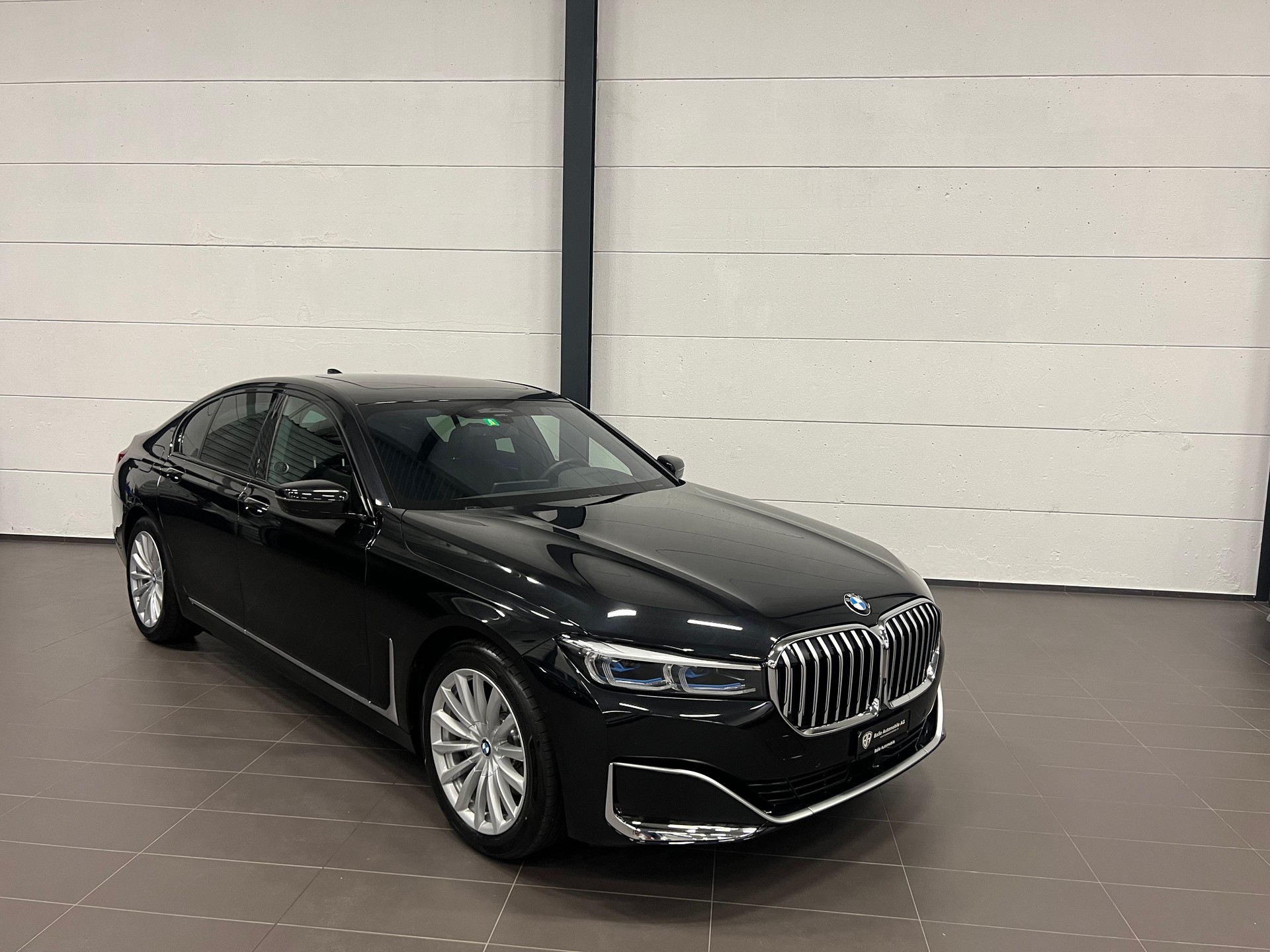 BMW 730d xDrive 48V Steptronic-showroom-element-3