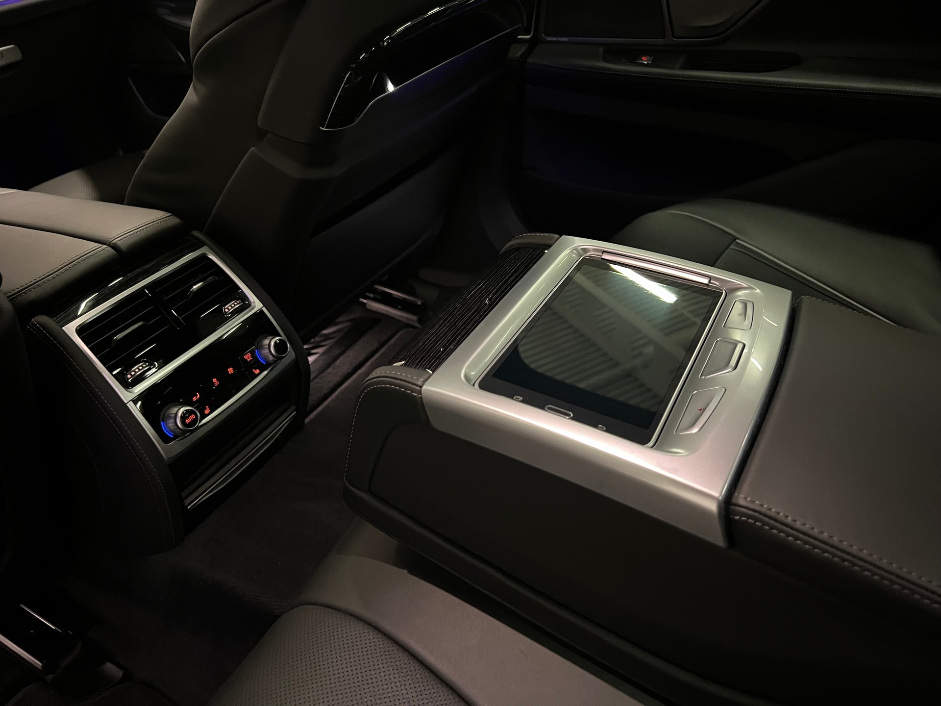 BMW 730d xDrive 48V Steptronic-image-28
