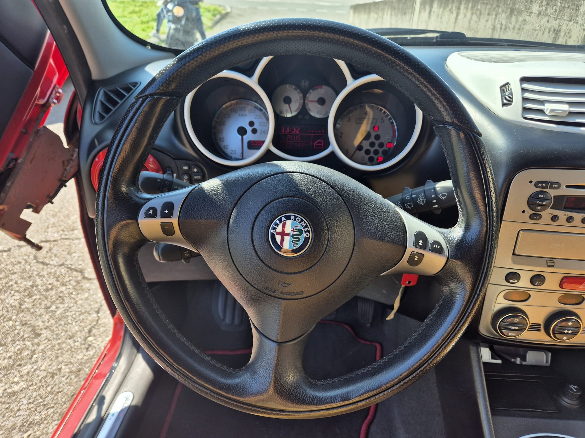 ALFA ROMEO 147 2.0 TS 16V Distinctive-image-13