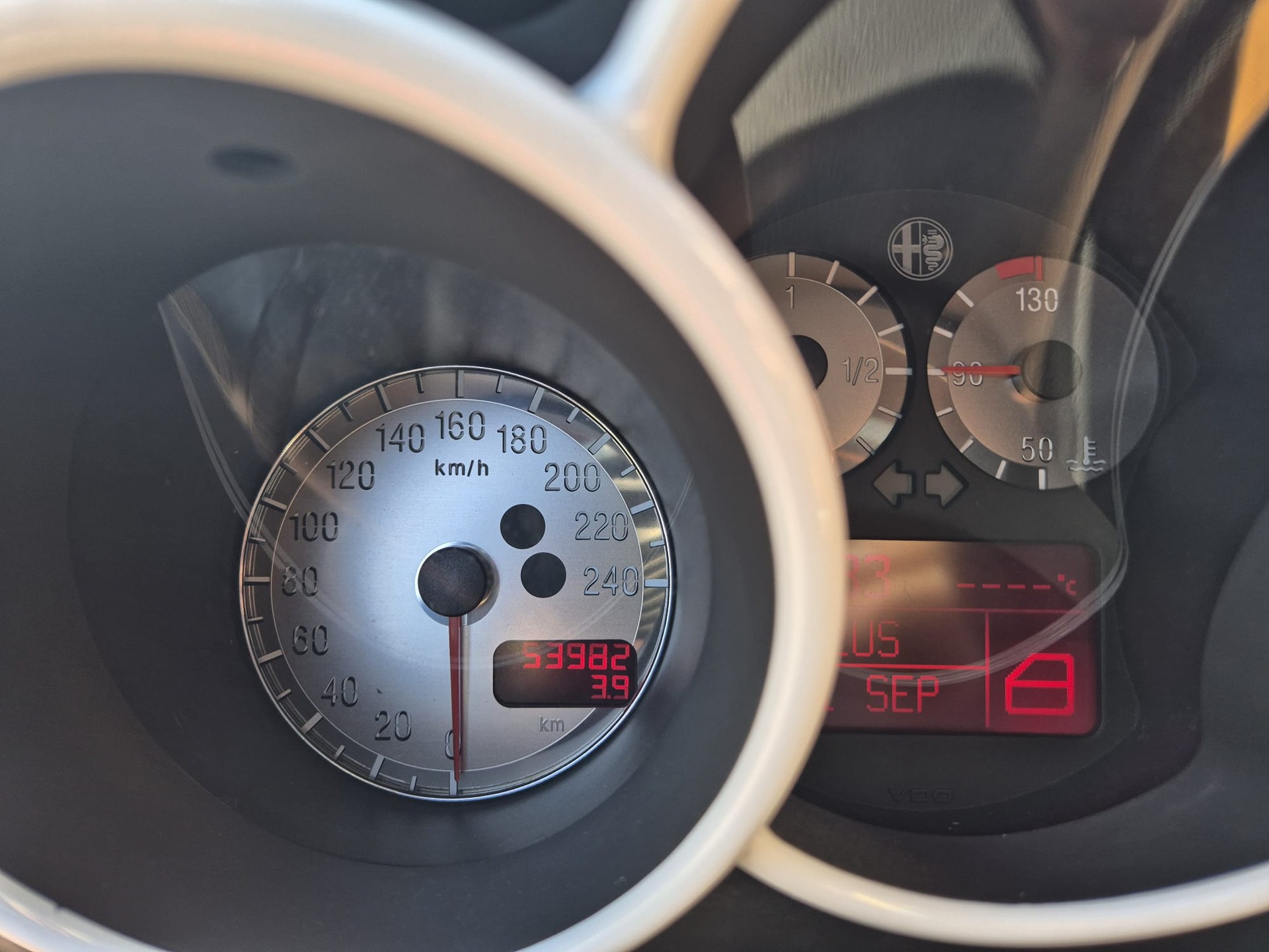 ALFA ROMEO 147 2.0 TS 16V Distinctive-image-16