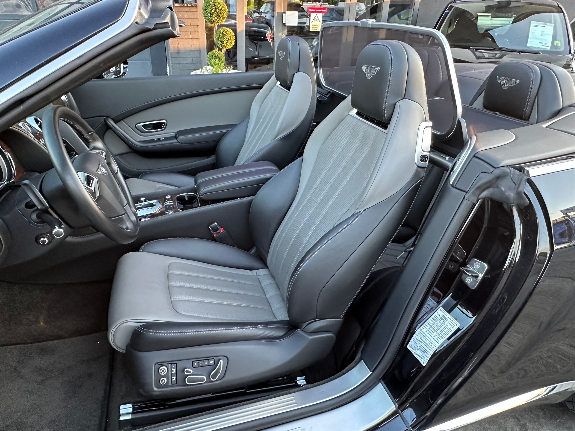 BENTLEY Continental GTC 4.0 V8-image-4