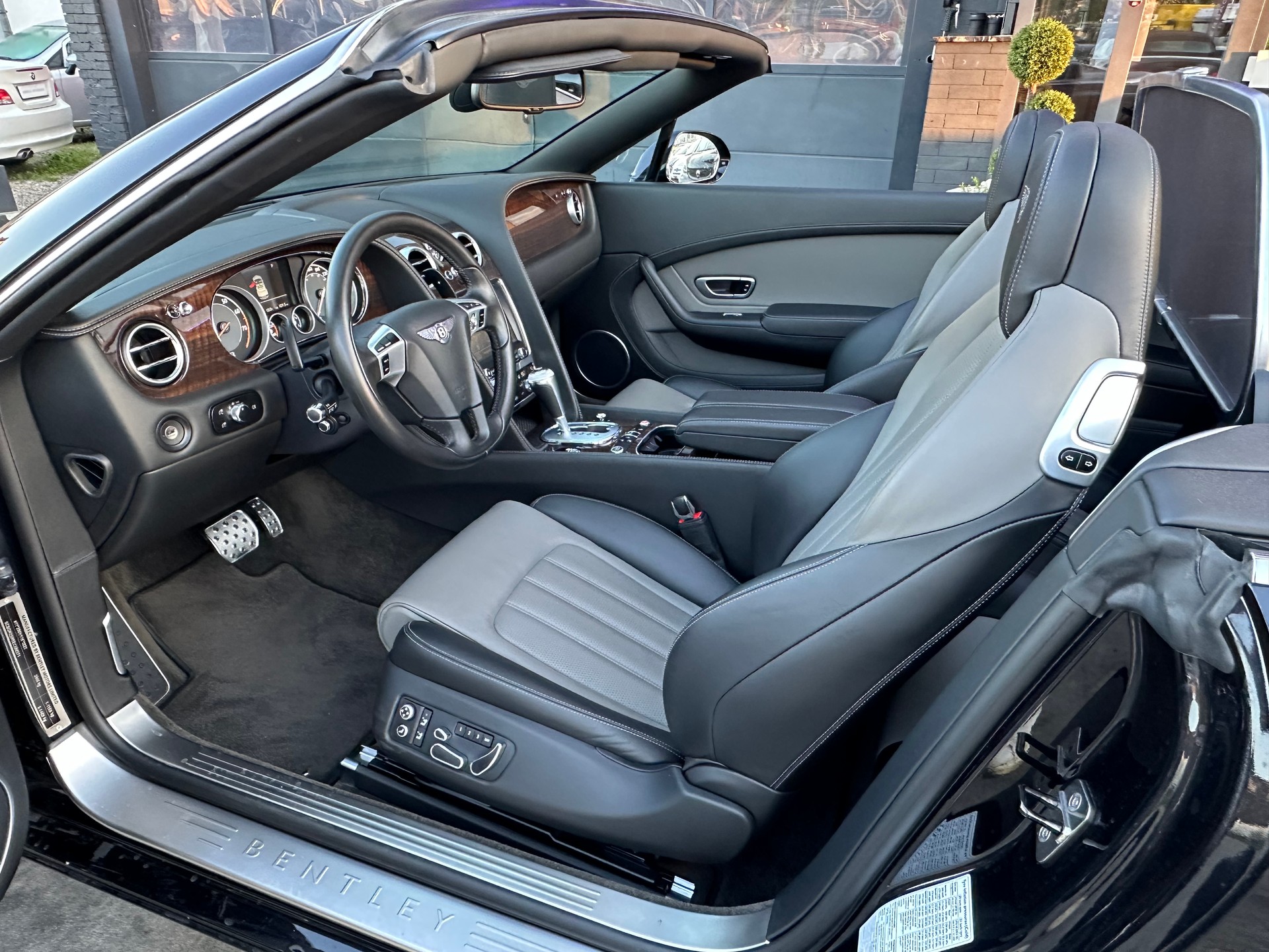 BENTLEY Continental GTC 4.0 V8-image-3