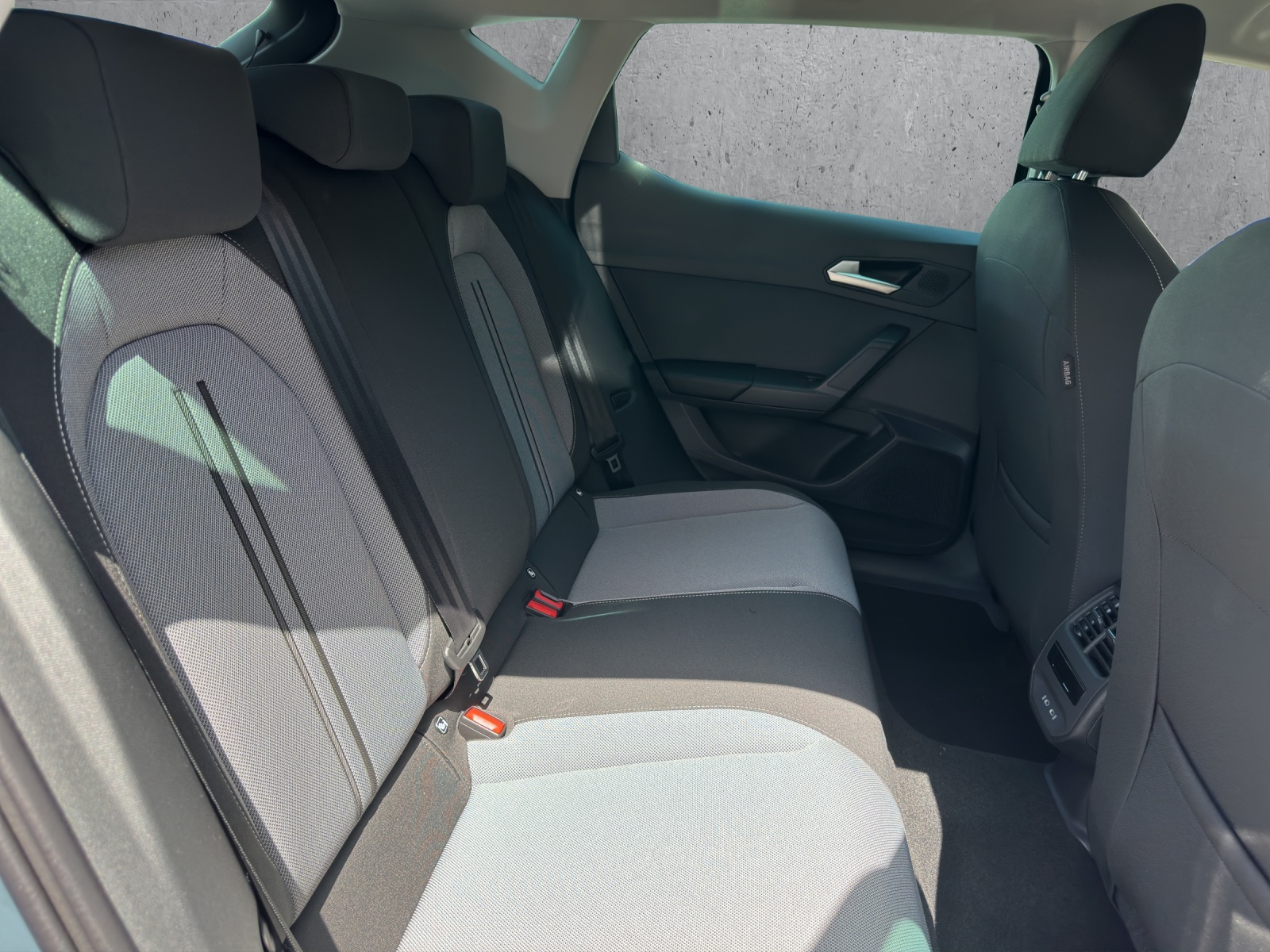 SEAT Leon 1.5 eTSI mHEV DSG Go-image-11