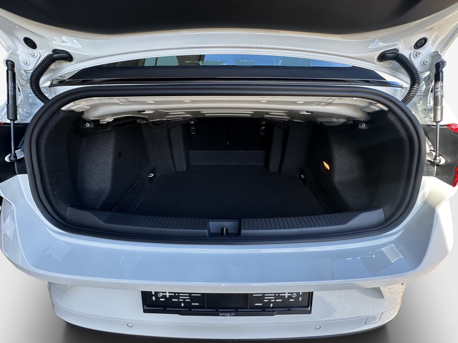 VW T-Roc Cabriolet 1.5 TSI EVO R-Line DSG-image-12